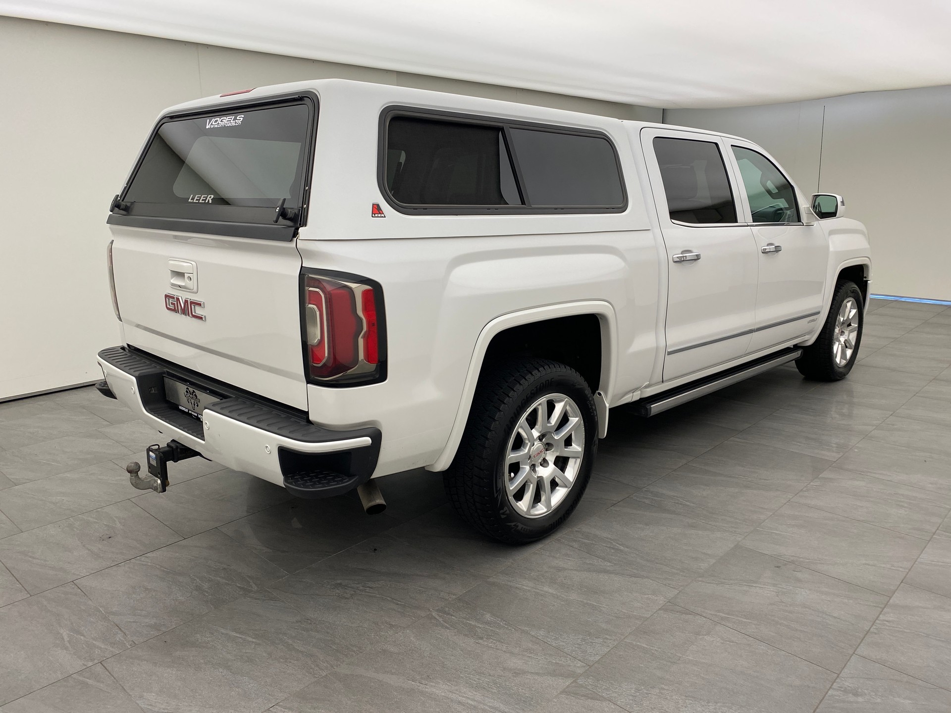 GMC Sierra Denali 6.2 4x4-image-3