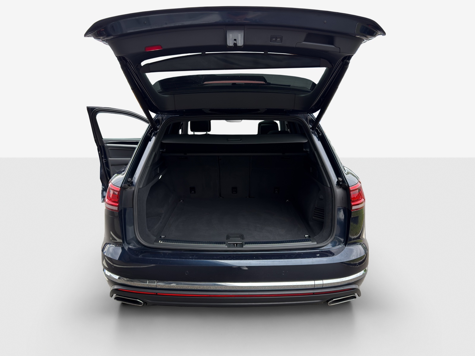 VW Touareg 3.0 TSI Elegance Tiptronic-image-12