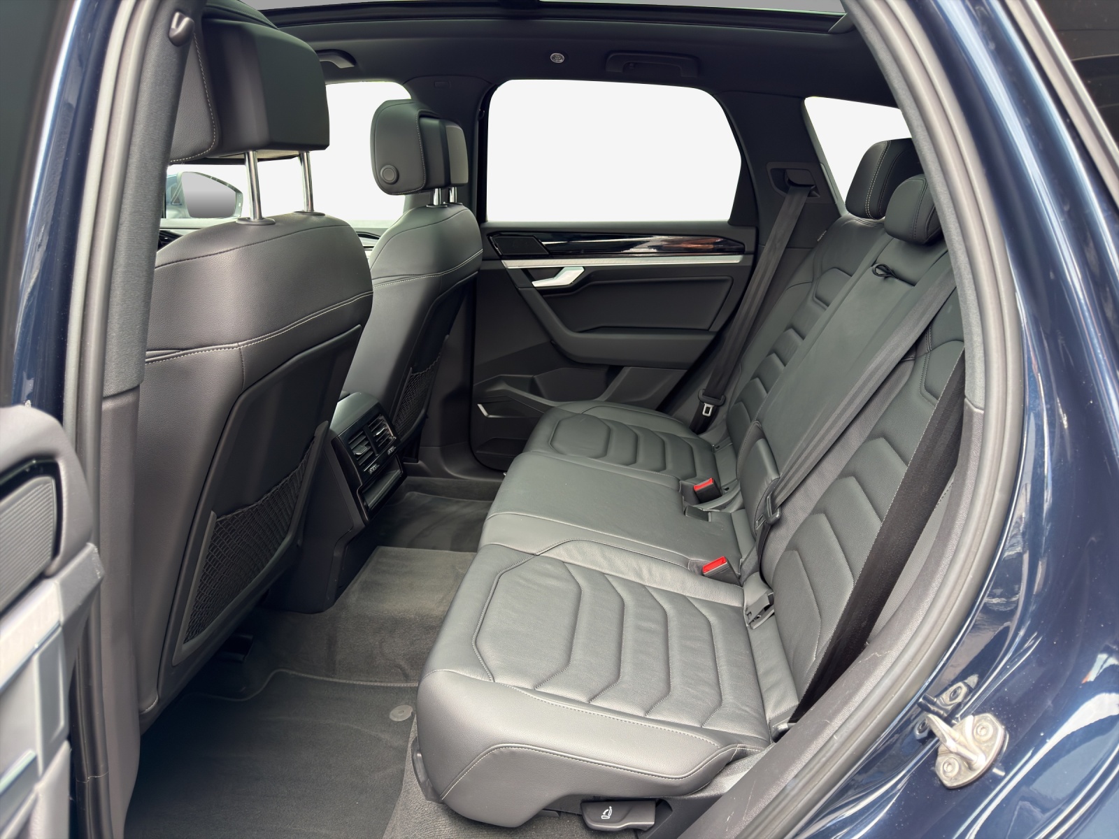 VW Touareg 3.0 TSI Elegance Tiptronic-image-11