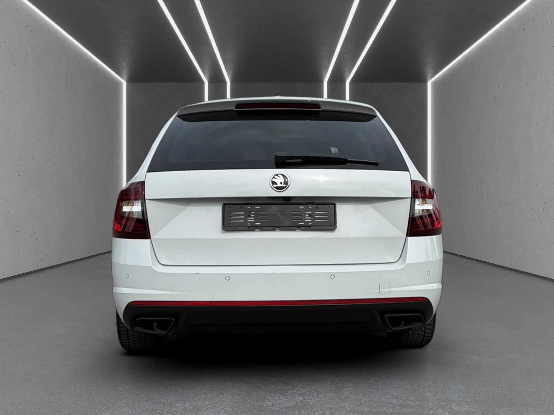 SKODA Octavia Combi 2.0 TSI RS 245 DSG-image-4