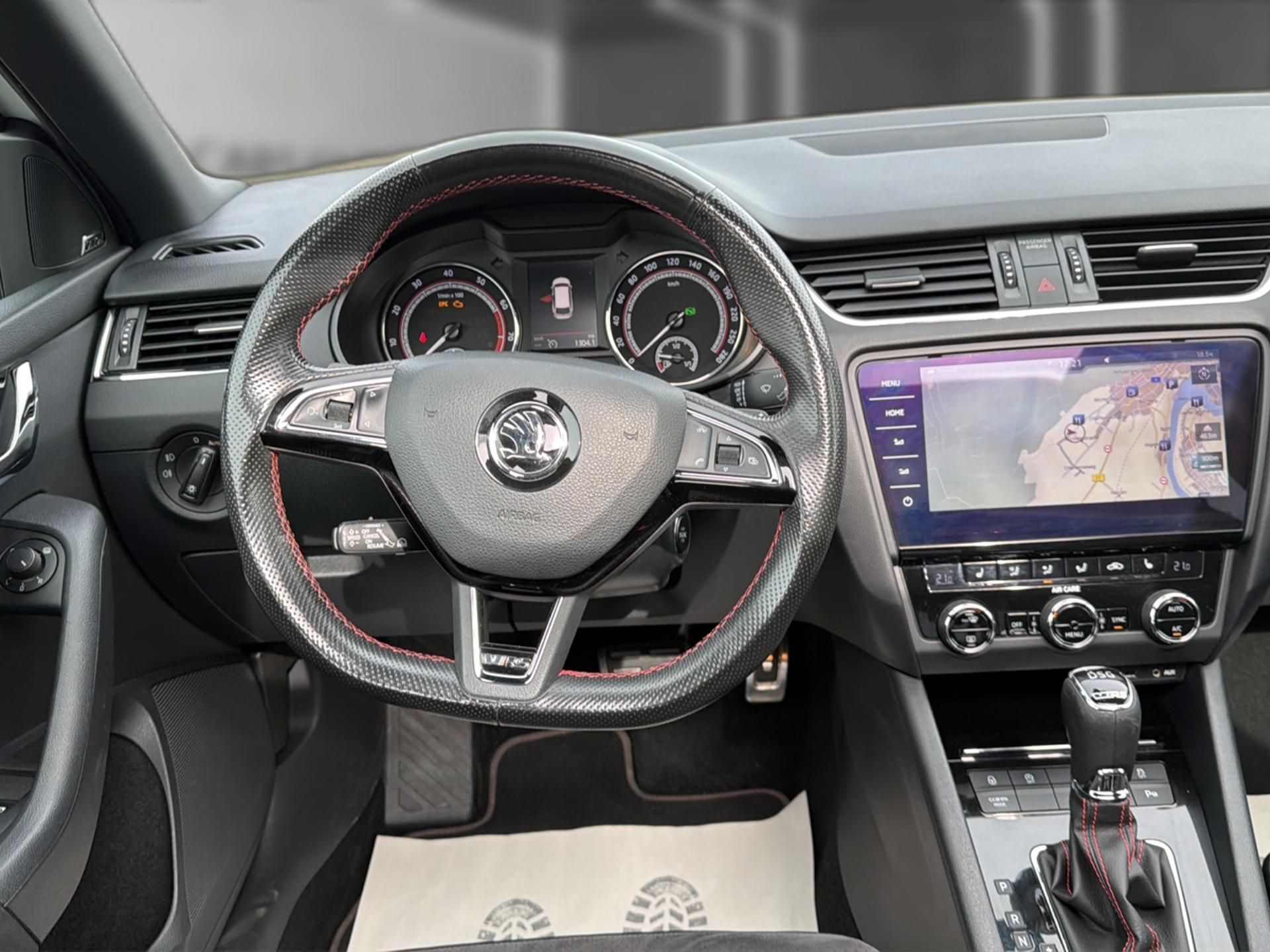SKODA Octavia Combi 2.0 TSI RS 245 DSG-image-14