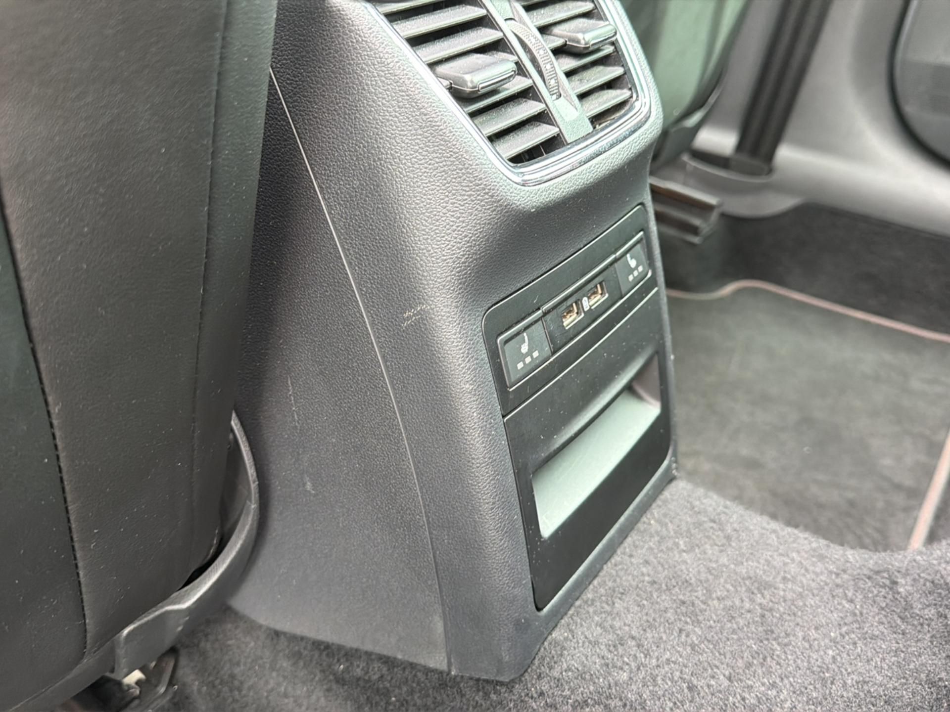 SKODA Octavia Combi 2.0 TSI RS 245 DSG-image-13
