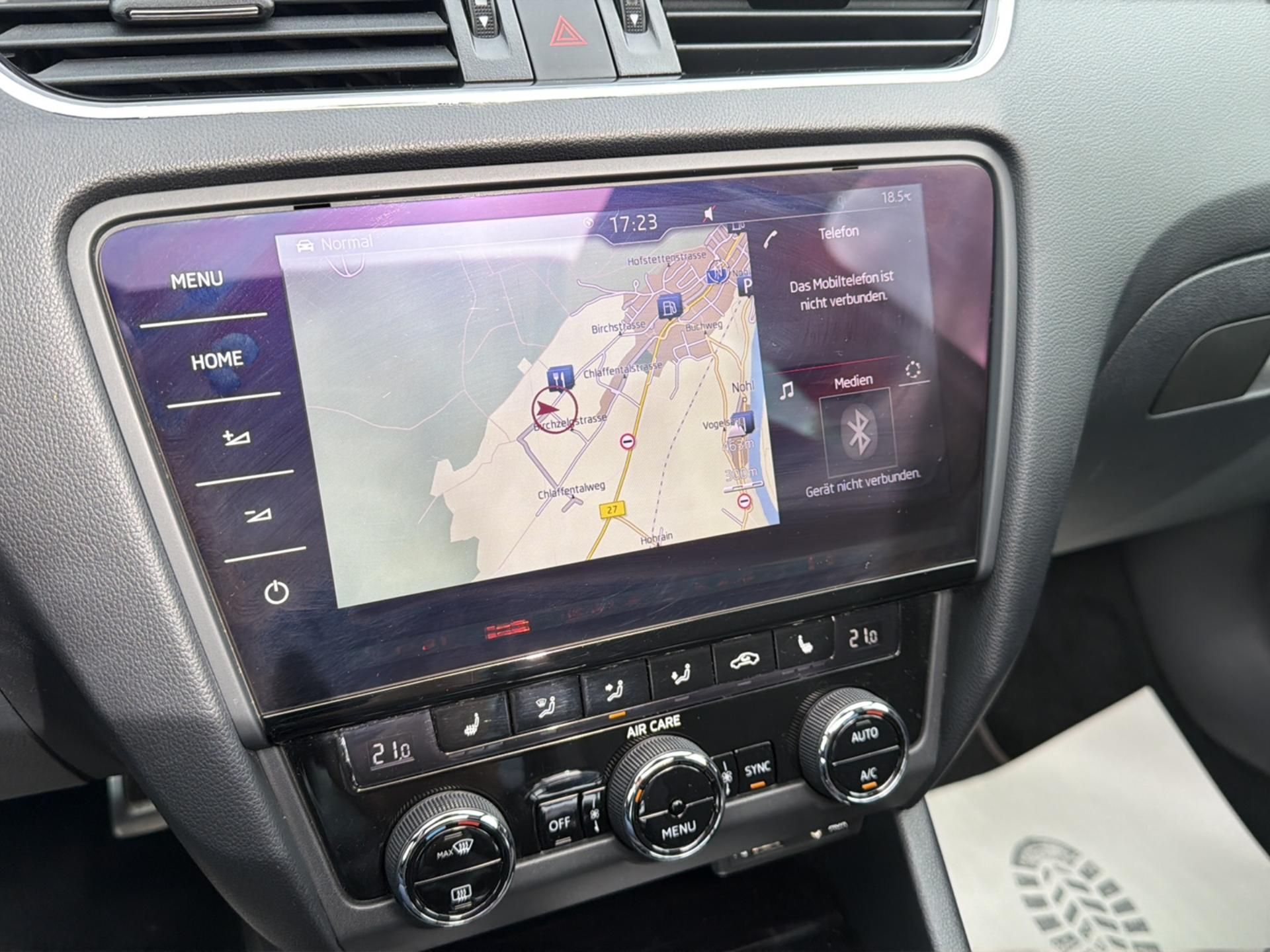 SKODA Octavia Combi 2.0 TSI RS 245 DSG-image-12