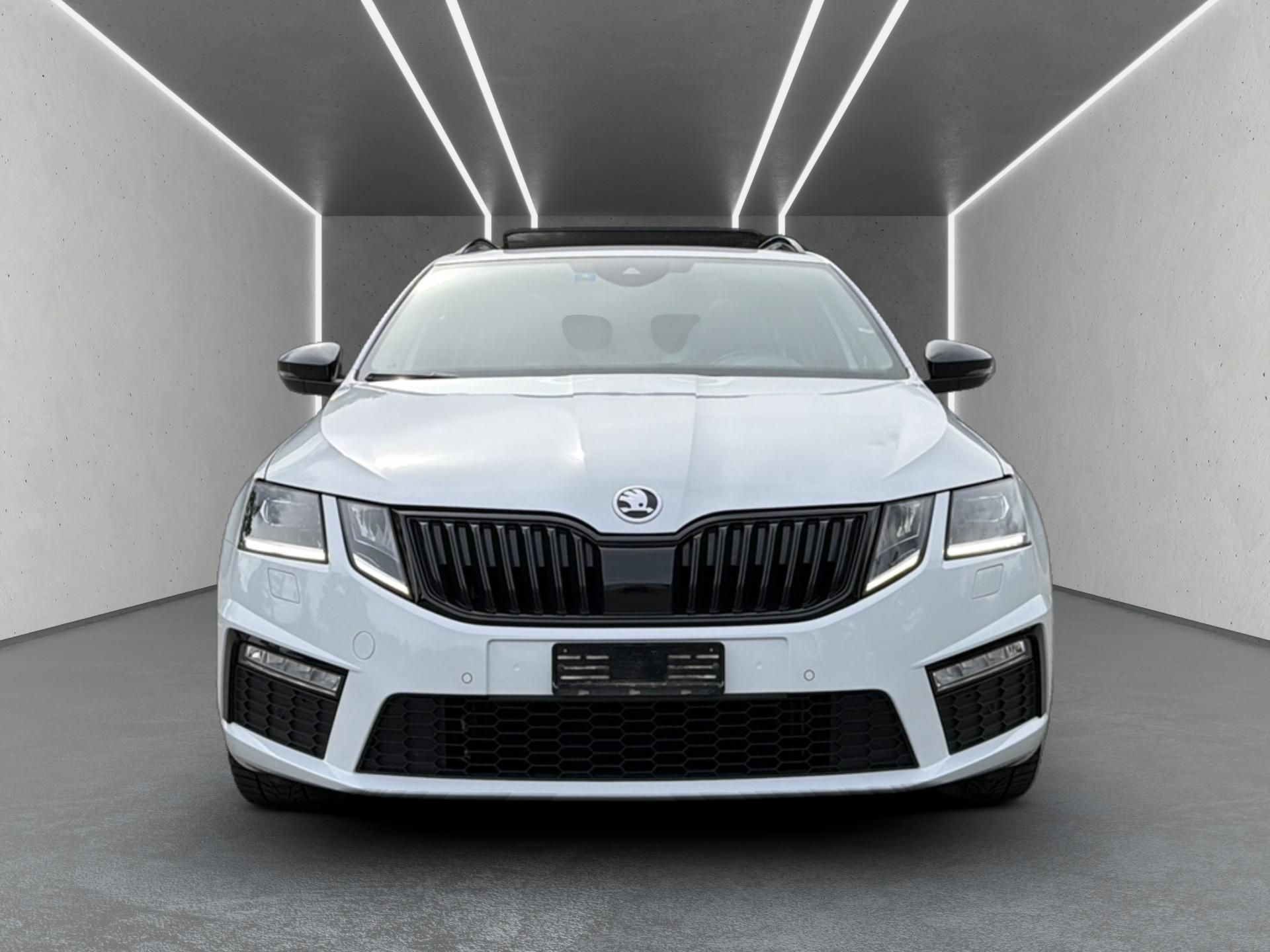 SKODA Octavia Combi 2.0 TSI RS 245 DSG-image-8