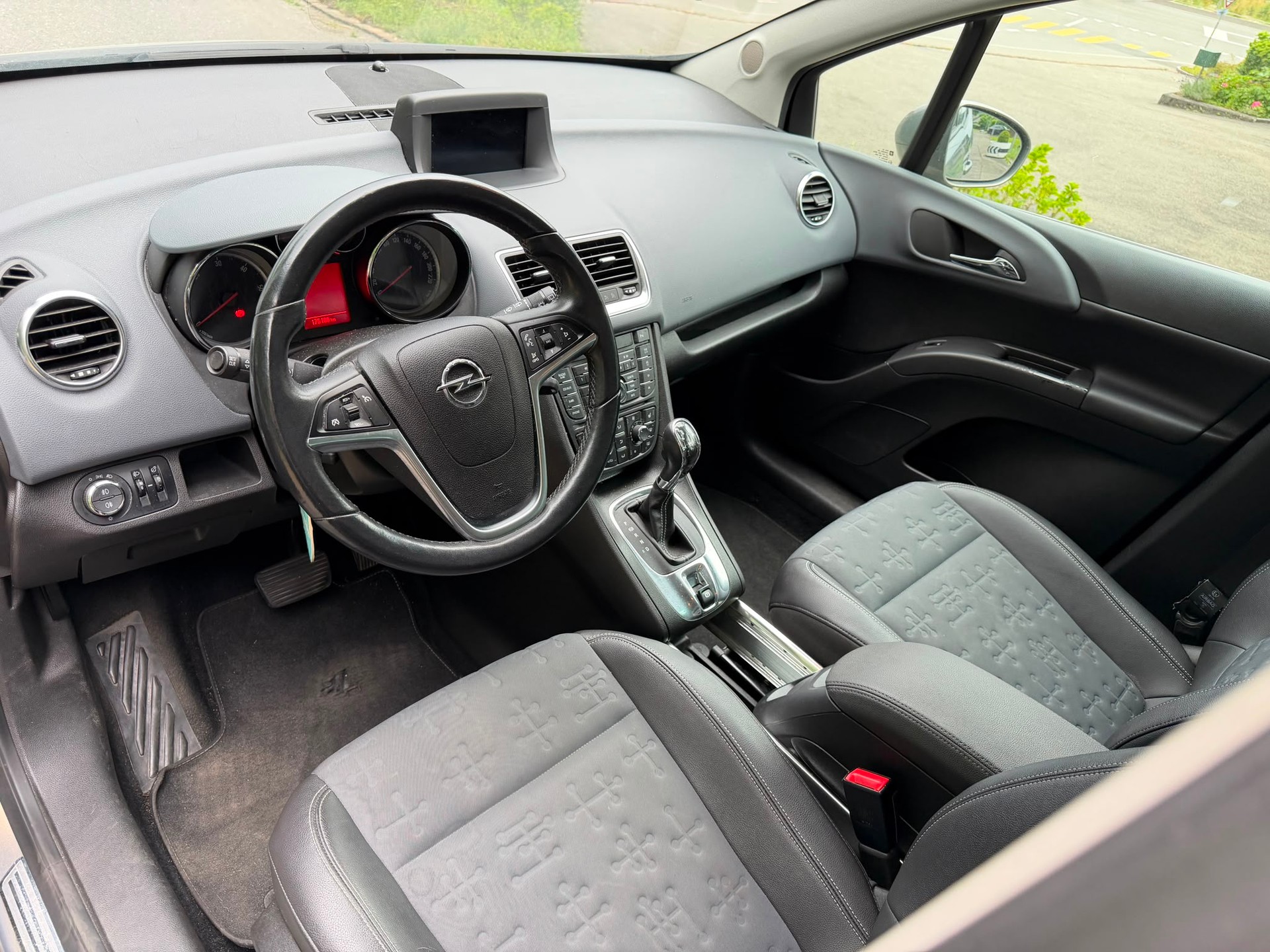 OPEL 1.7 CDTI 110 Cosmo-image-4