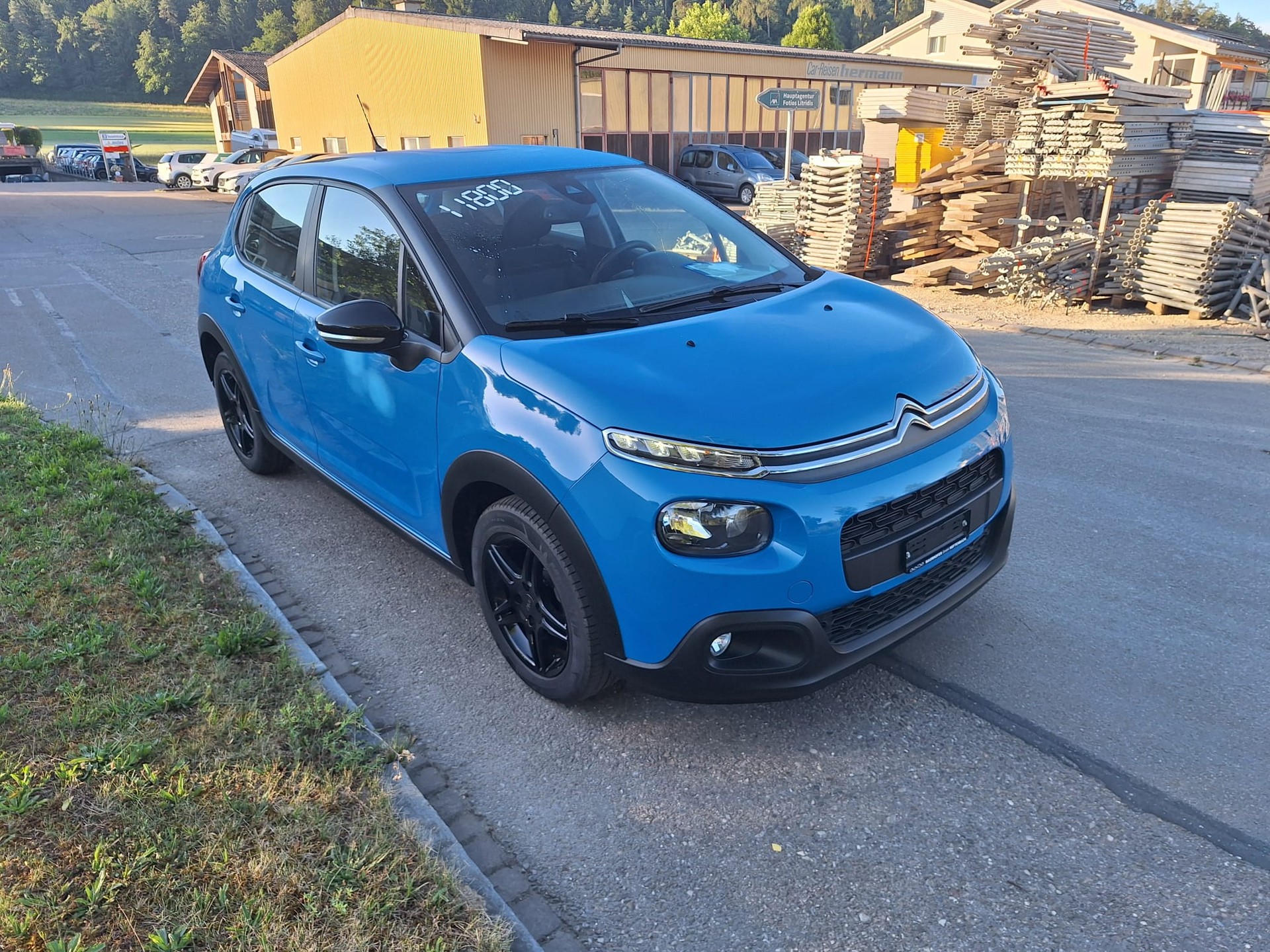 CITROEN C3 1.2i PureTech Feel-image-4