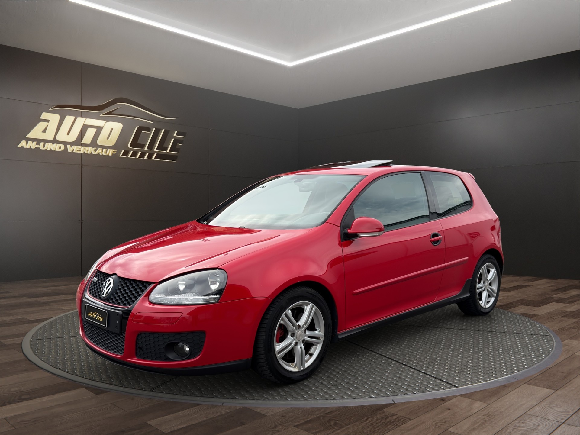 VW Golf 2.0 TFSI GTI-image-0