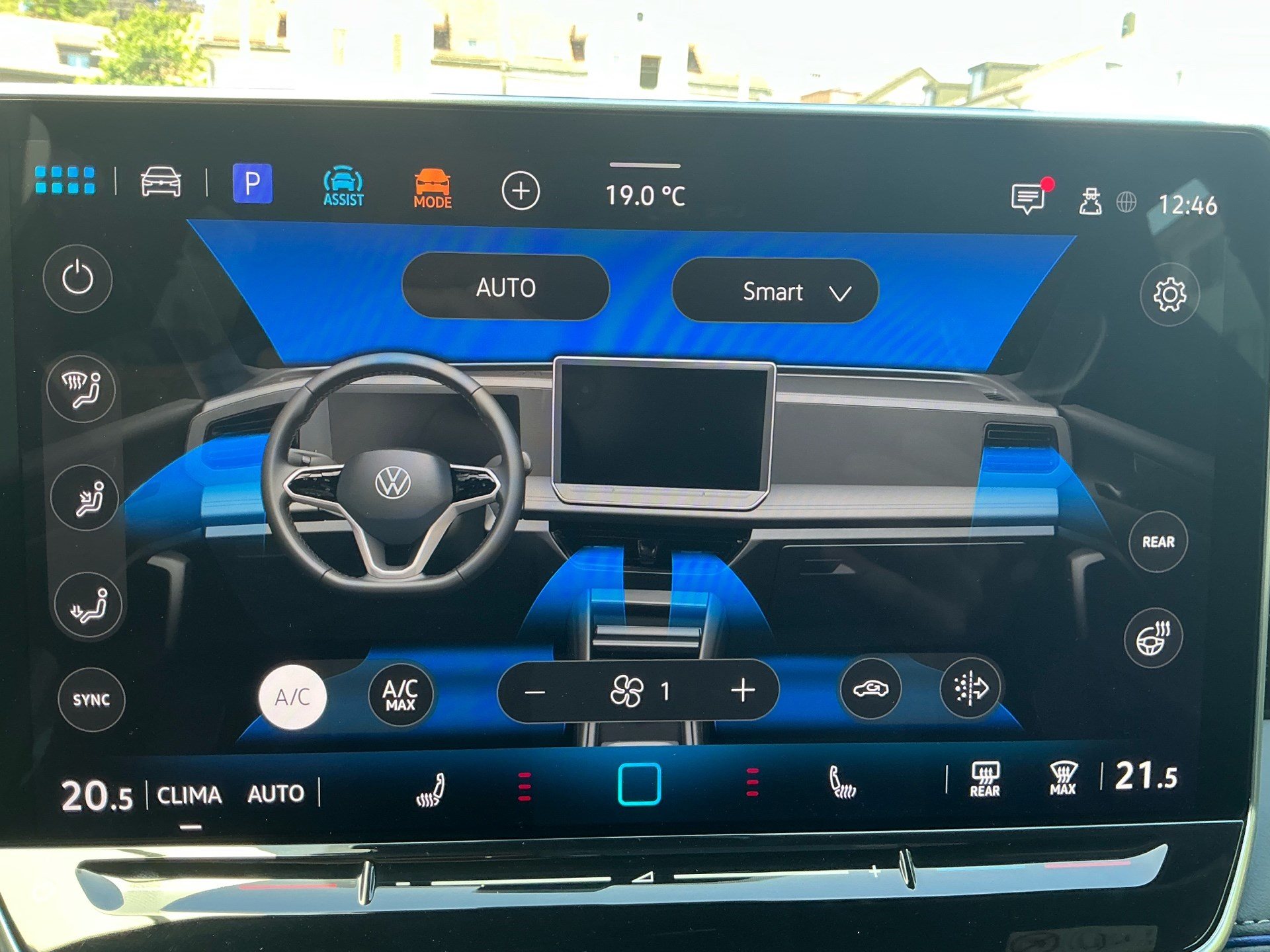VW Tiguan 2.0 TSI 265 PS 4MOTION R-LINE *** ANHÄNGEKUPPLUNG ***-image-23