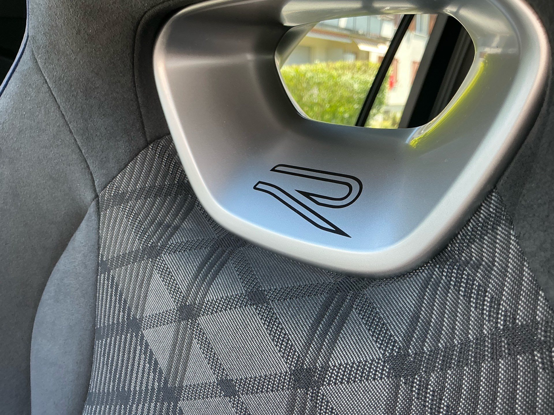 VW Tiguan 2.0 TSI 265 PS 4MOTION R-LINE *** ANHÄNGEKUPPLUNG ***-image-25