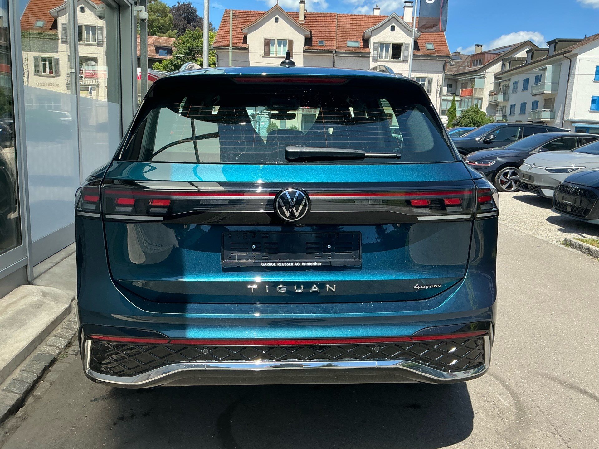 VW Tiguan 2.0 TSI 265 PS 4MOTION R-LINE *** ANHÄNGEKUPPLUNG ***-image-4