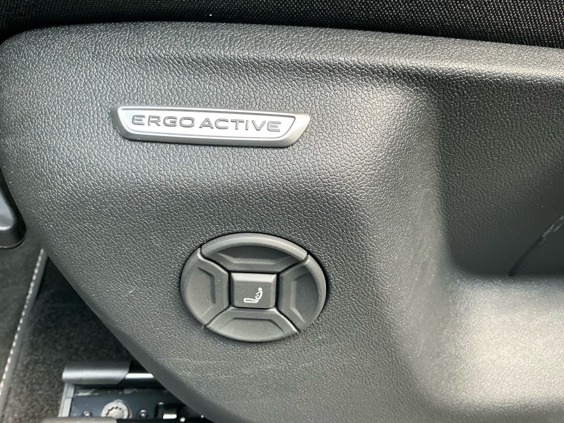 VW Tiguan 2.0 TSI 265 PS 4MOTION R-LINE *** ANHÄNGEKUPPLUNG ***-image-26