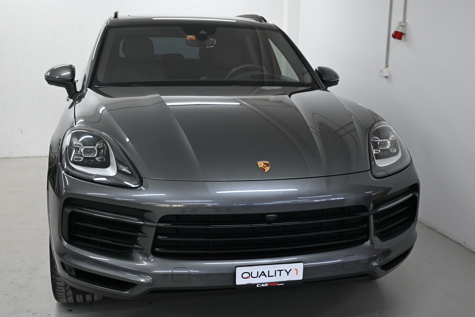 PORSCHE Cayenne E-Hybrid-image-1