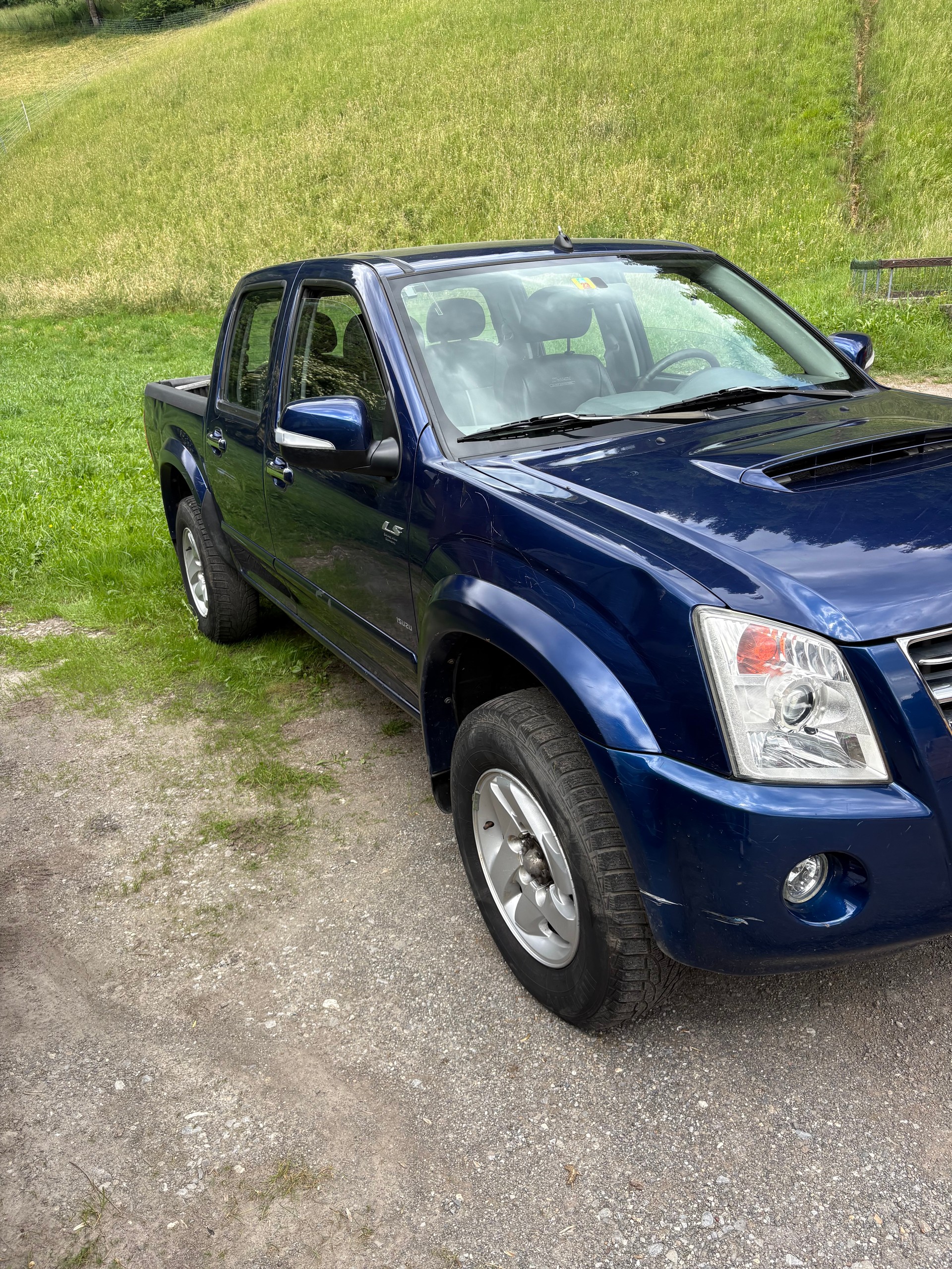 ISUZU D-MAX CrewCab LS 3.0 4x4 A-image-1