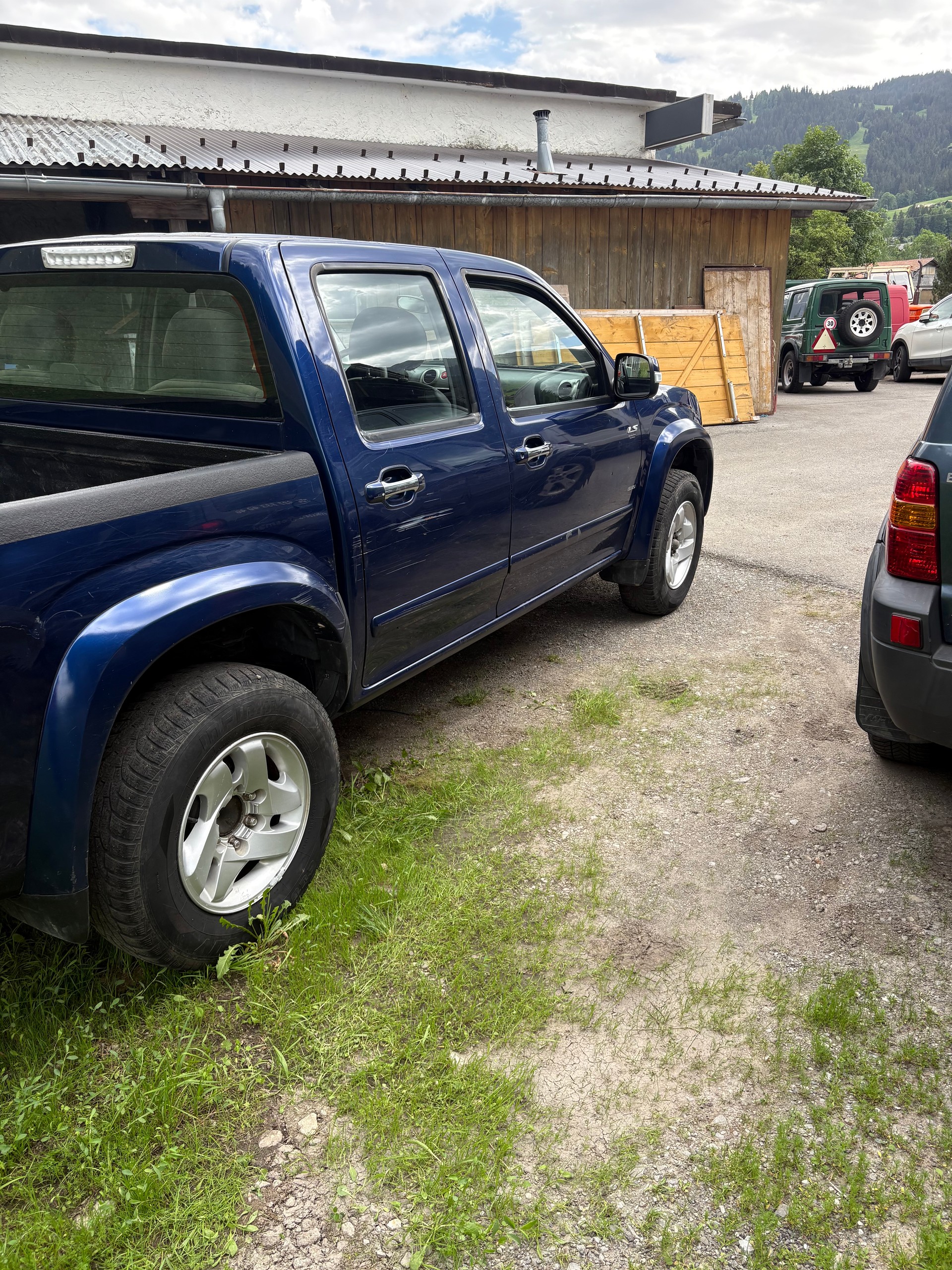 ISUZU D-MAX CrewCab LS 3.0 4x4 A-image-2