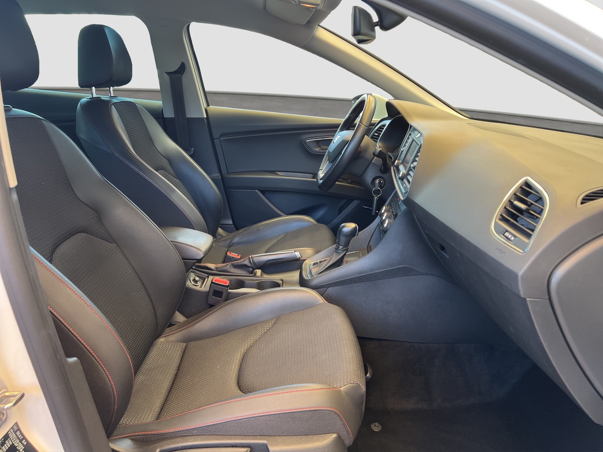 SEAT Leon 1.4 TSI FR Line DSG-image-12