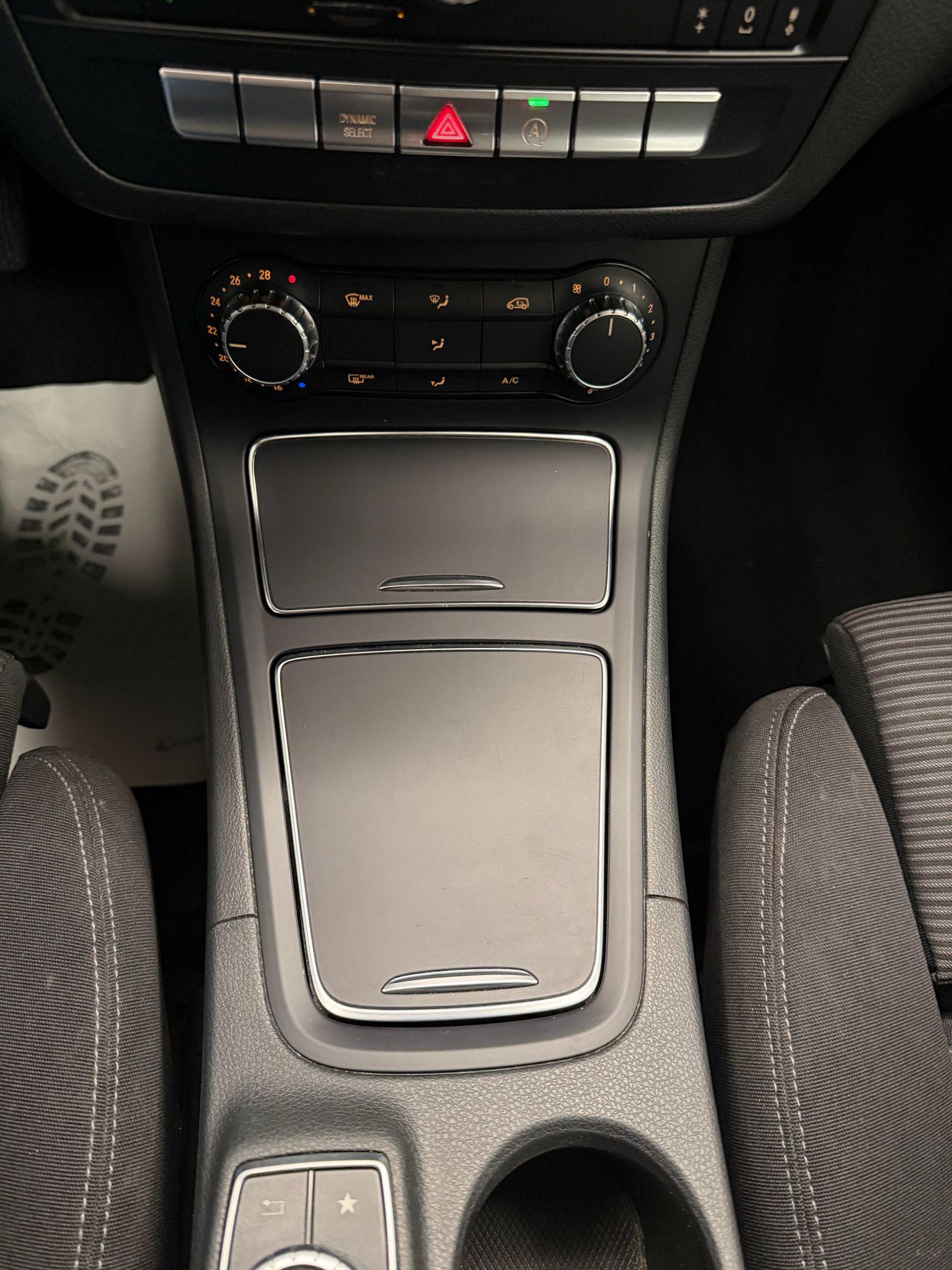 MERCEDES-BENZ B 180 d Style-image-16