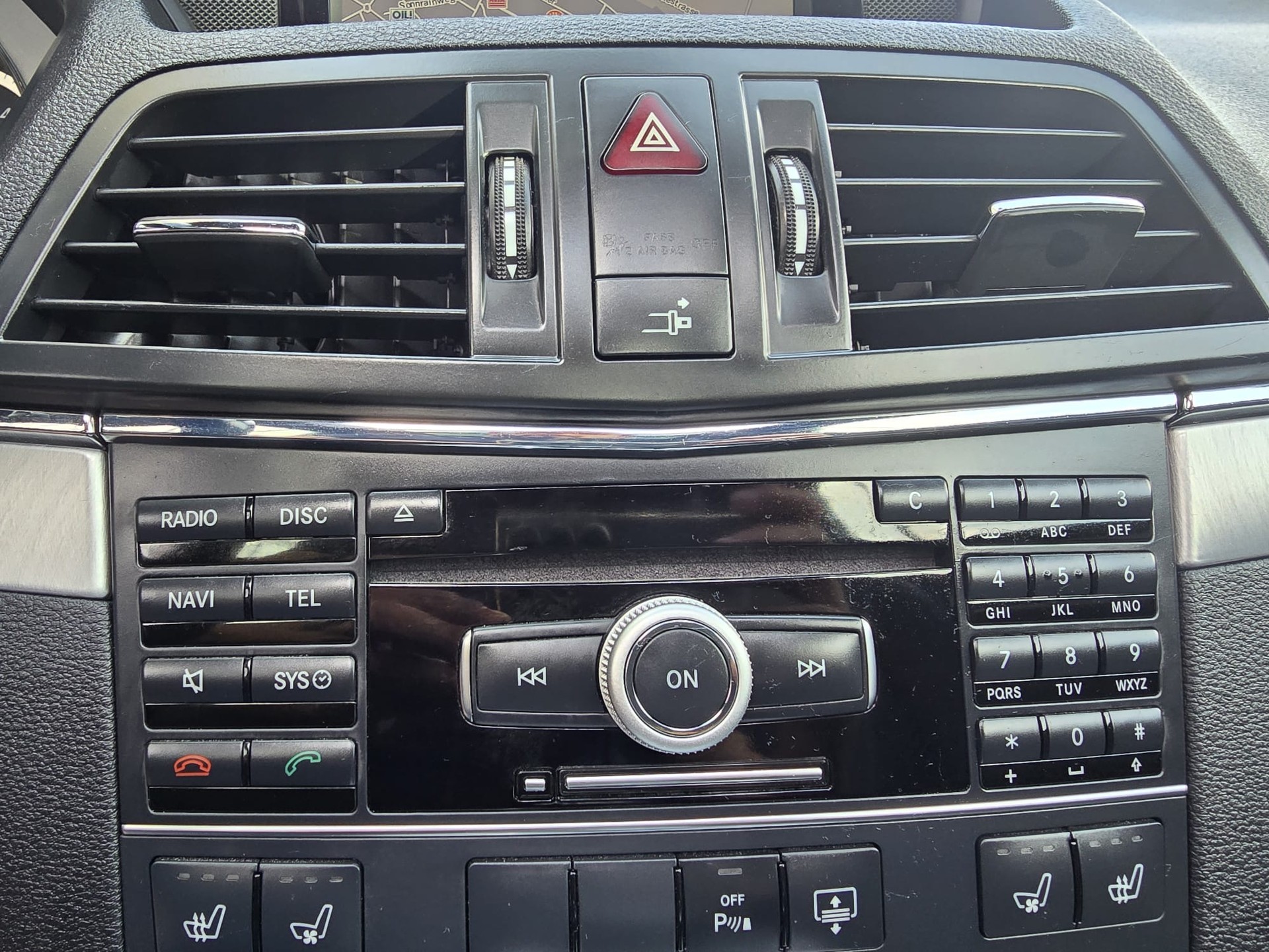 MERCEDES-BENZ E 350 CDI-image-12