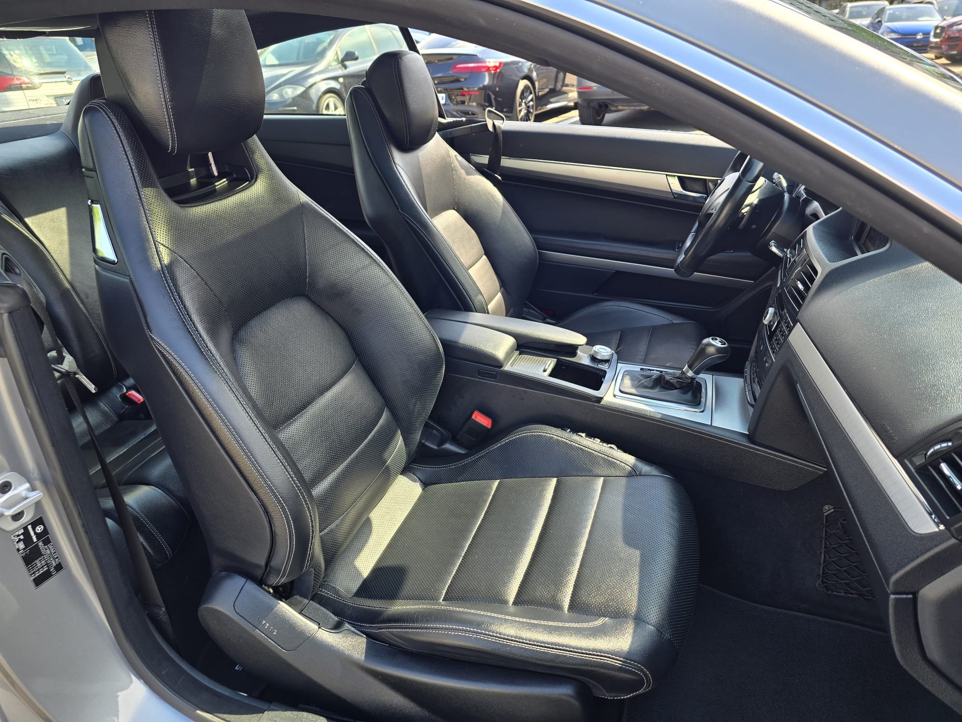 MERCEDES-BENZ E 350 CDI-image-14