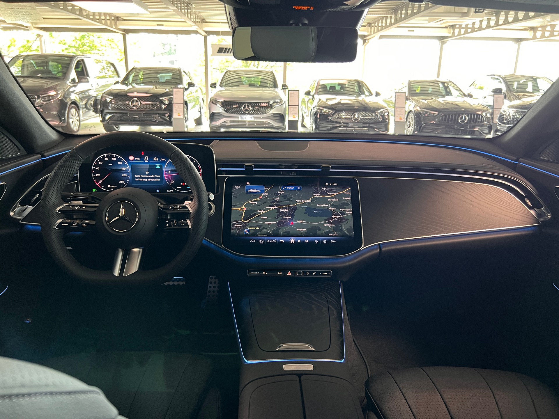 MERCEDES-BENZ E 220 d 4Matic 9G-Tronic-image-10