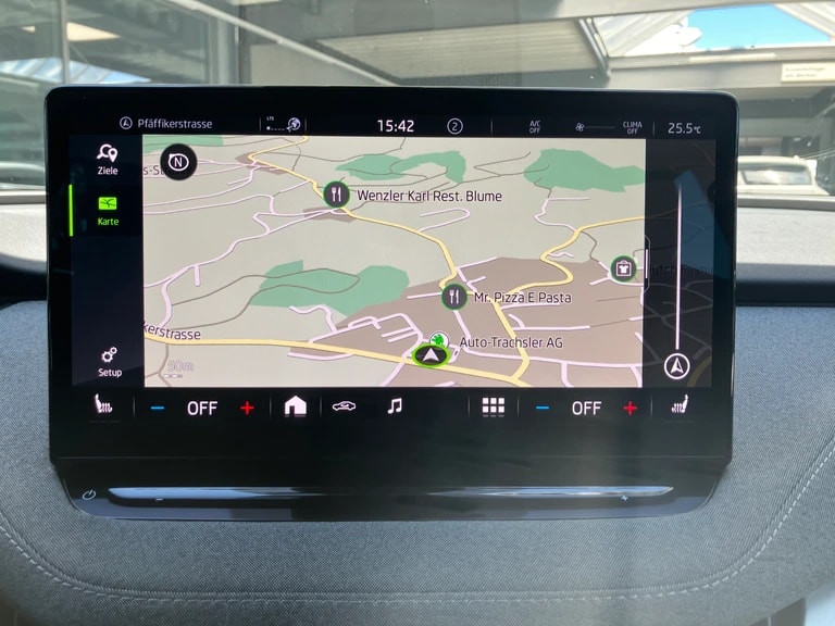 SKODA Enyaq iV 80-image-11
