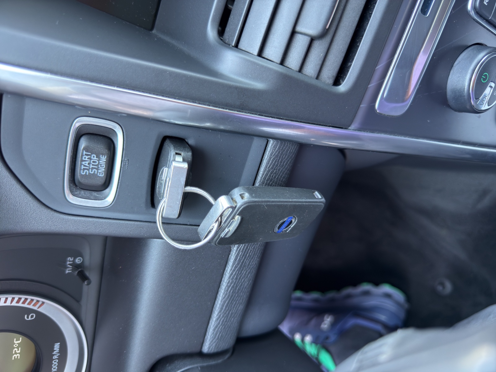 VOLVO XC60 D5 AWD OceanRace Geartronic-image-16
