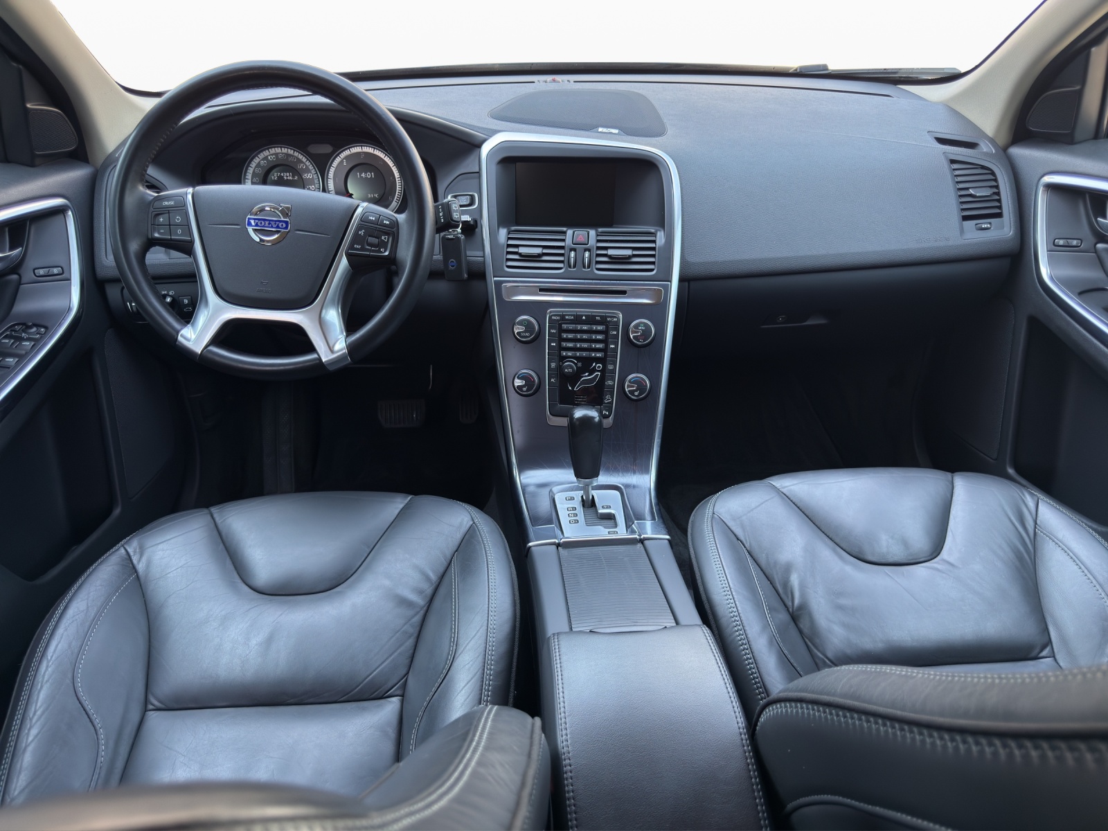 VOLVO XC60 D5 AWD OceanRace Geartronic-image-11