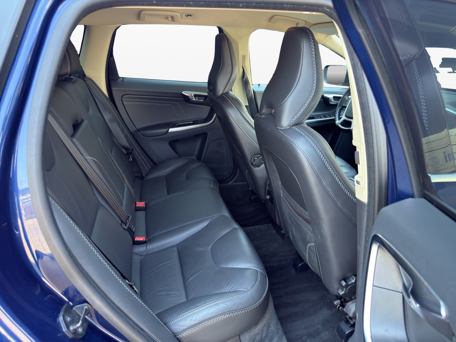 VOLVO XC60 D5 AWD OceanRace Geartronic-image-19