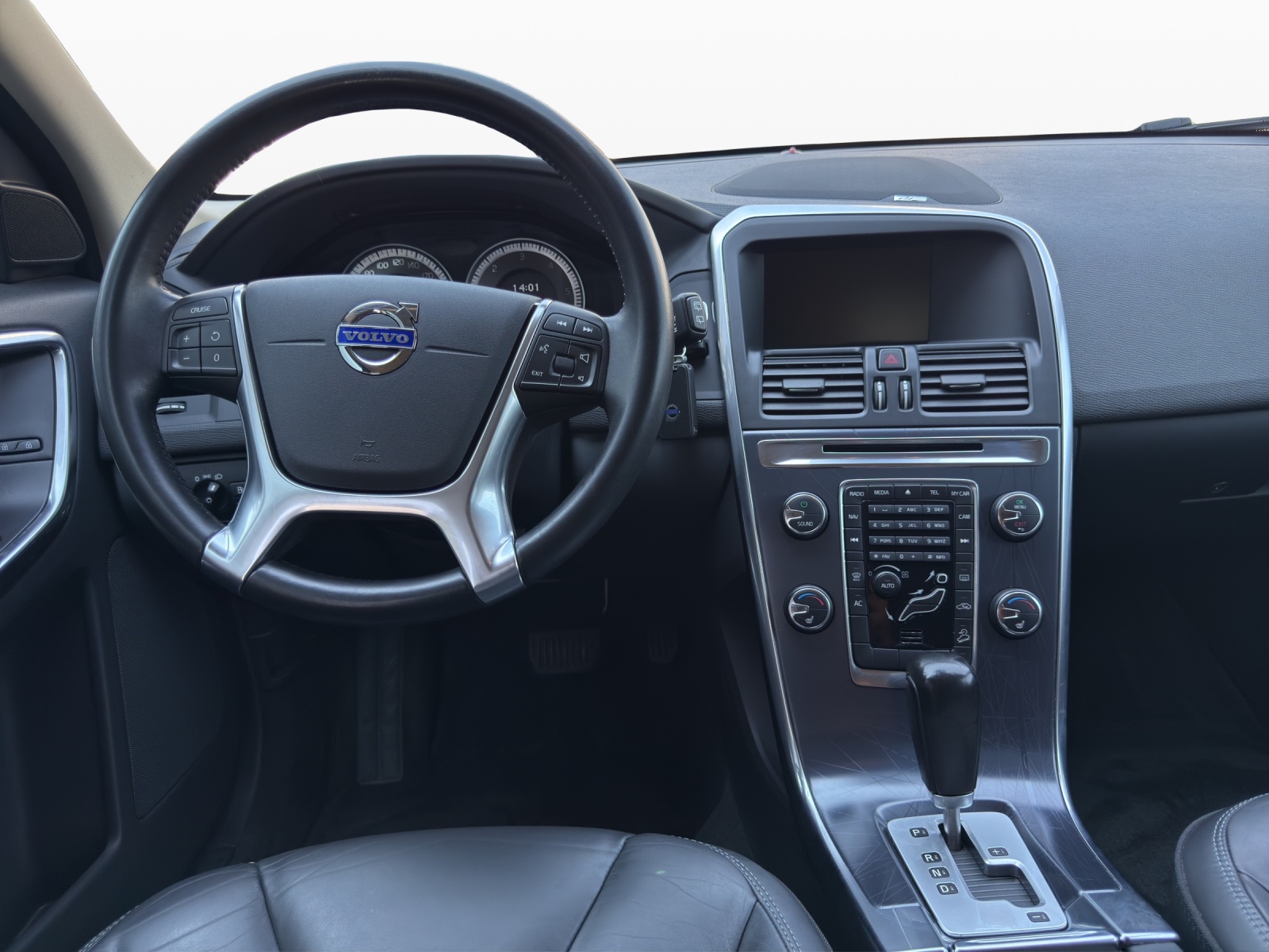 VOLVO XC60 D5 AWD OceanRace Geartronic-image-12