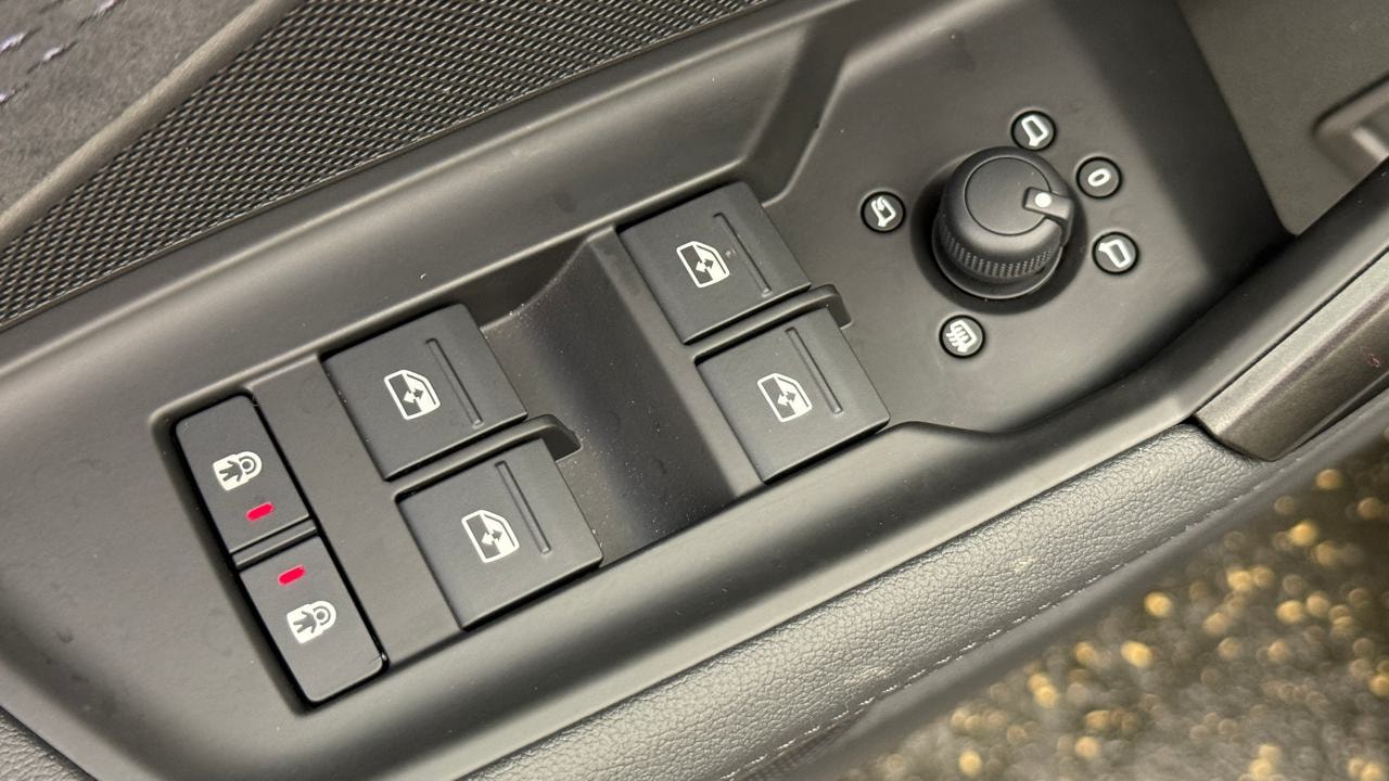 AUDI RS3 Limousine 2.5 TSI quattro S-tronic-image-8