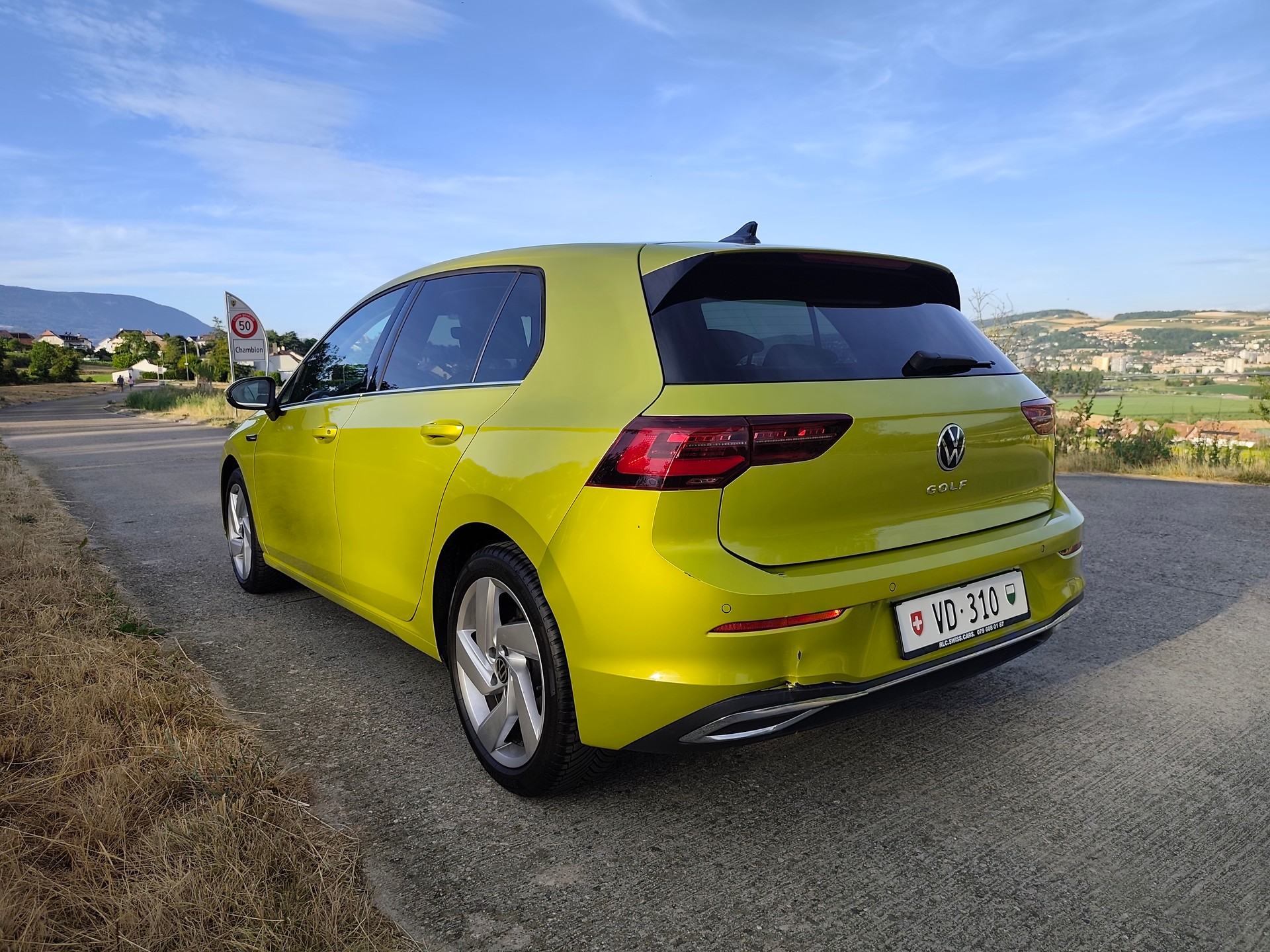 VW Golf 1.5 TSI ACT First Edition-image-4