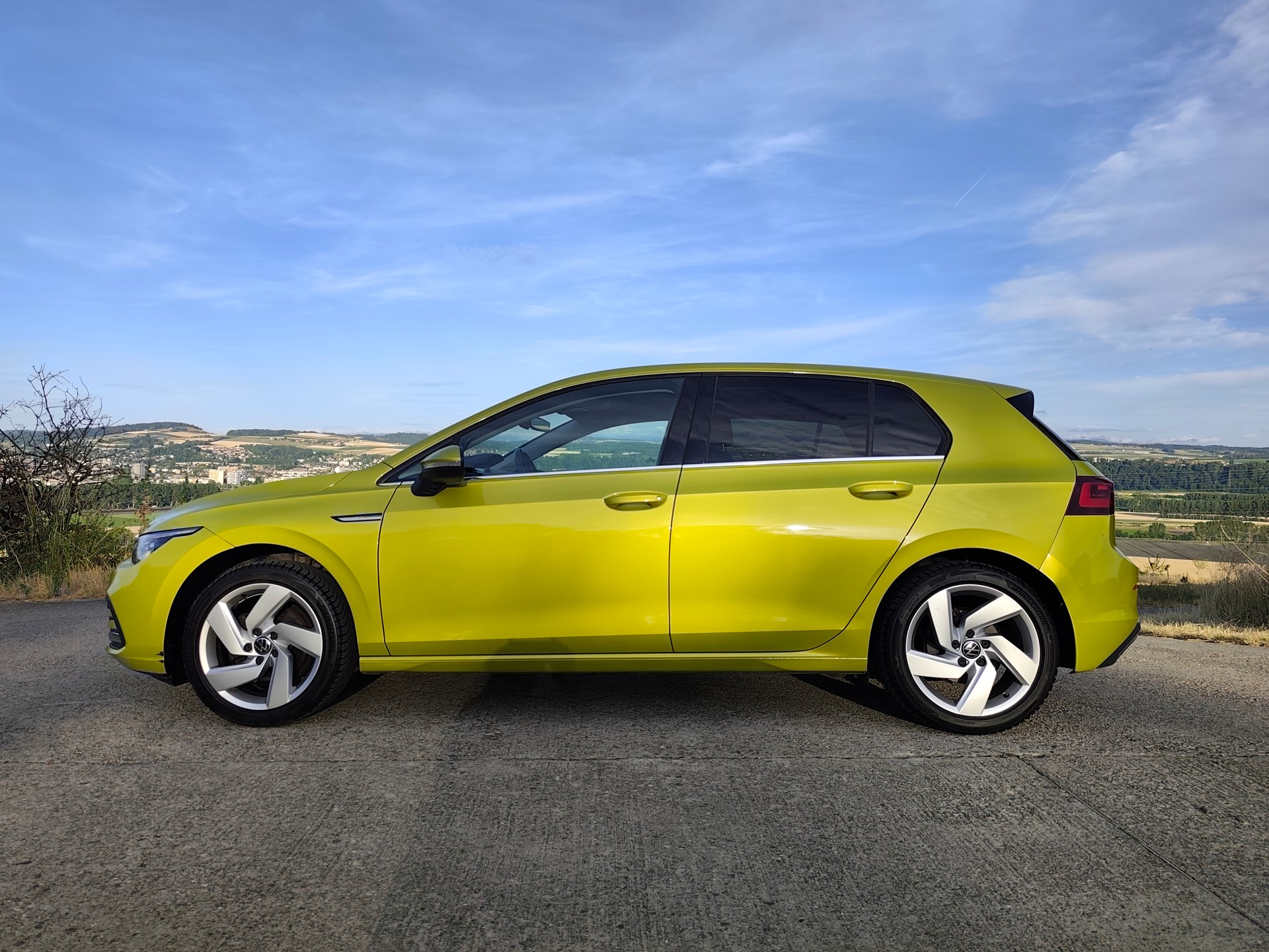 VW Golf 1.5 TSI ACT First Edition-image-5