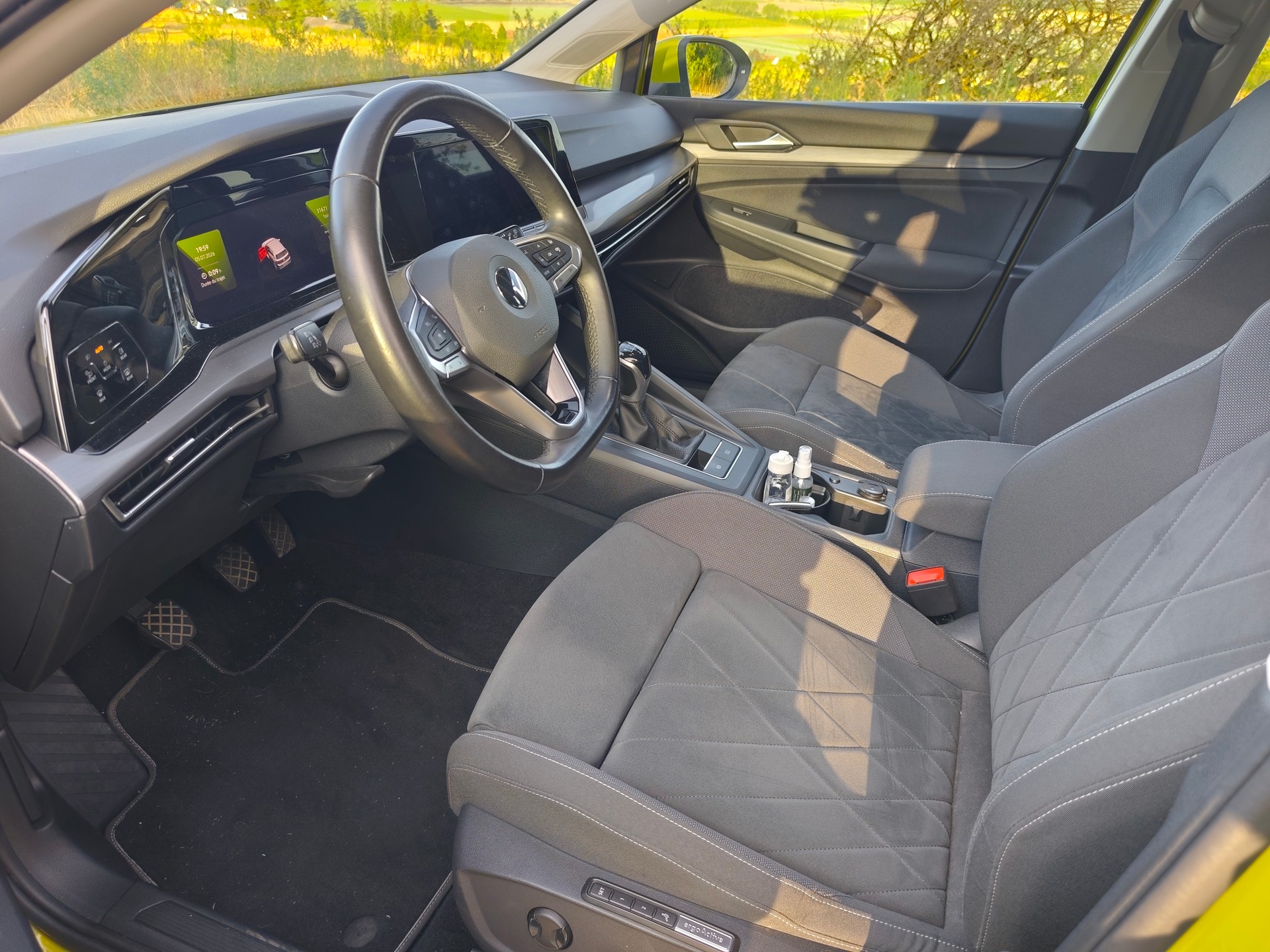 VW Golf 1.5 TSI ACT First Edition-image-10