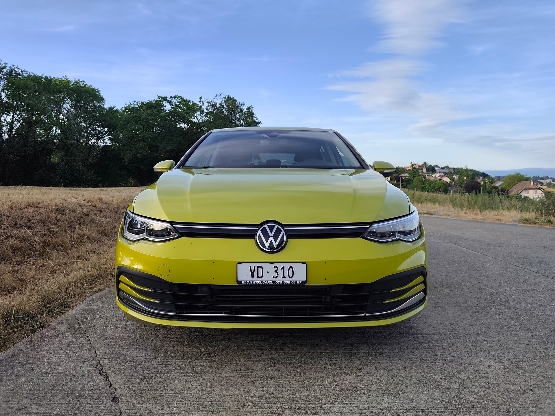 VW Golf 1.5 TSI ACT First Edition-image-1