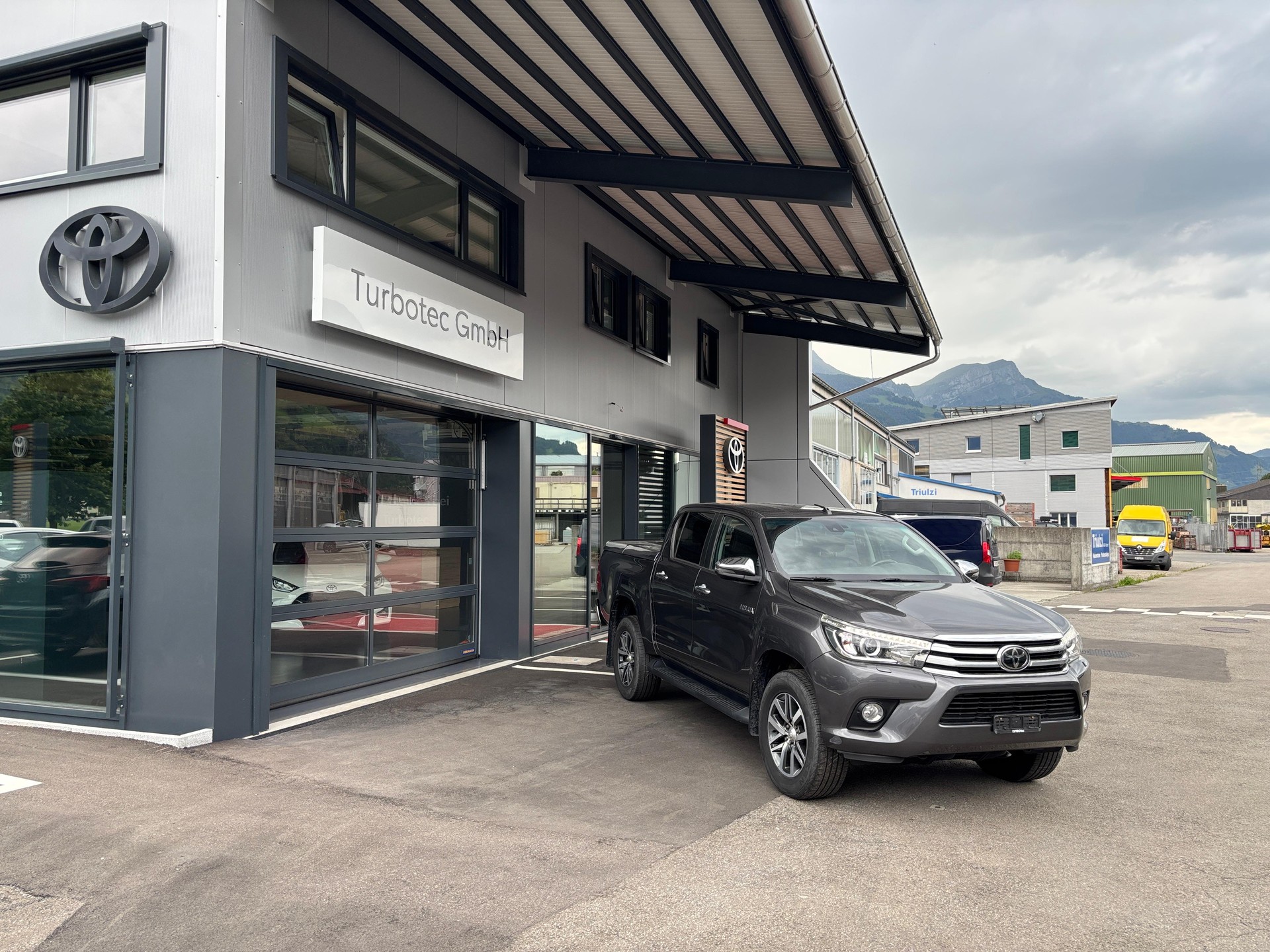 TOYOTA Hilux 2.4 D-4D Sol Premium-image-5