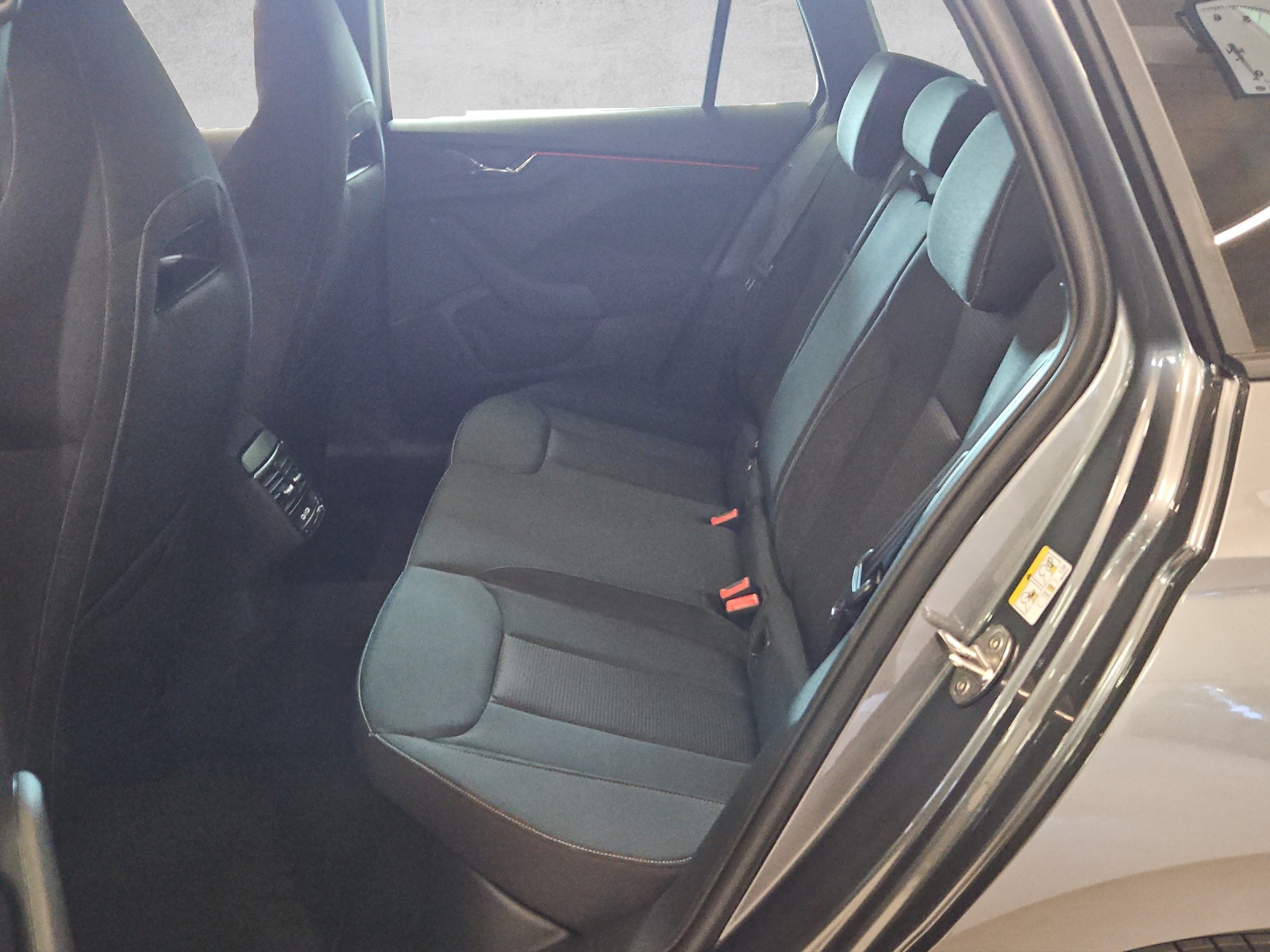 SKODA Scala 1.0 TSI Dynamic DSG-image-9