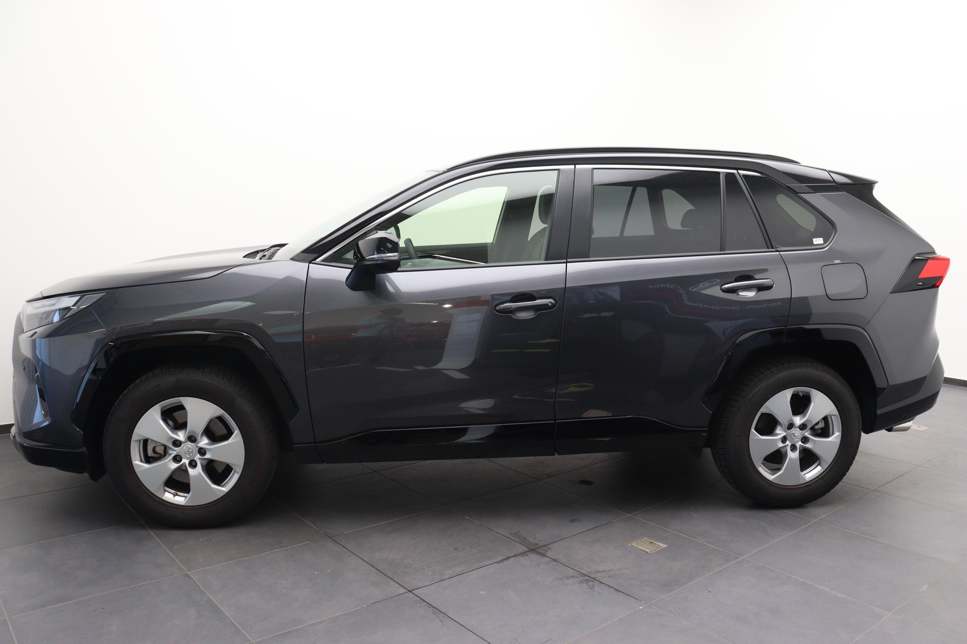TOYOTA RAV4 2.5 HEV Style Inkl. Gratisservice-showroom-element-2