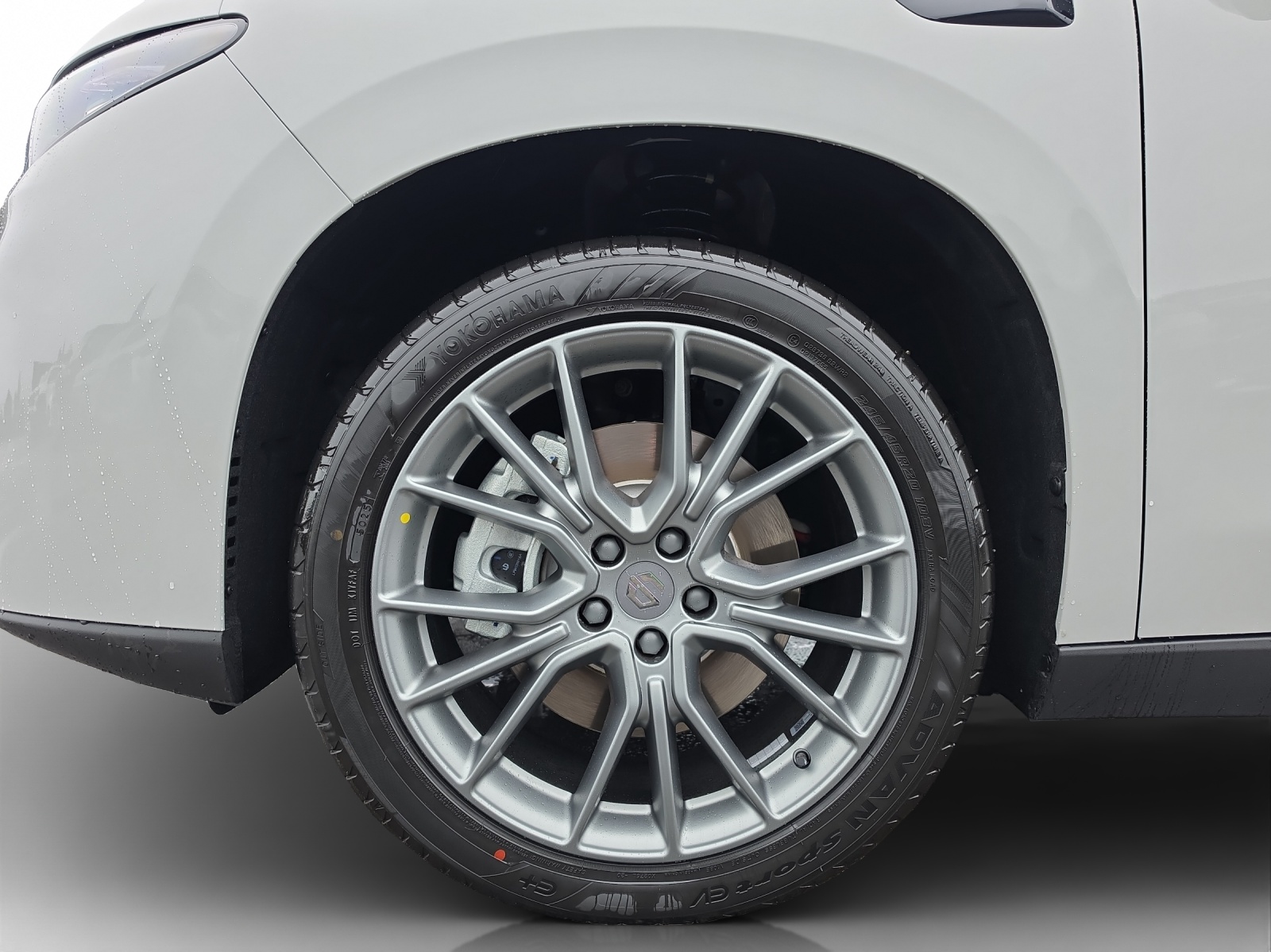 LEAPMOTOR C10 EV AWD-image-10