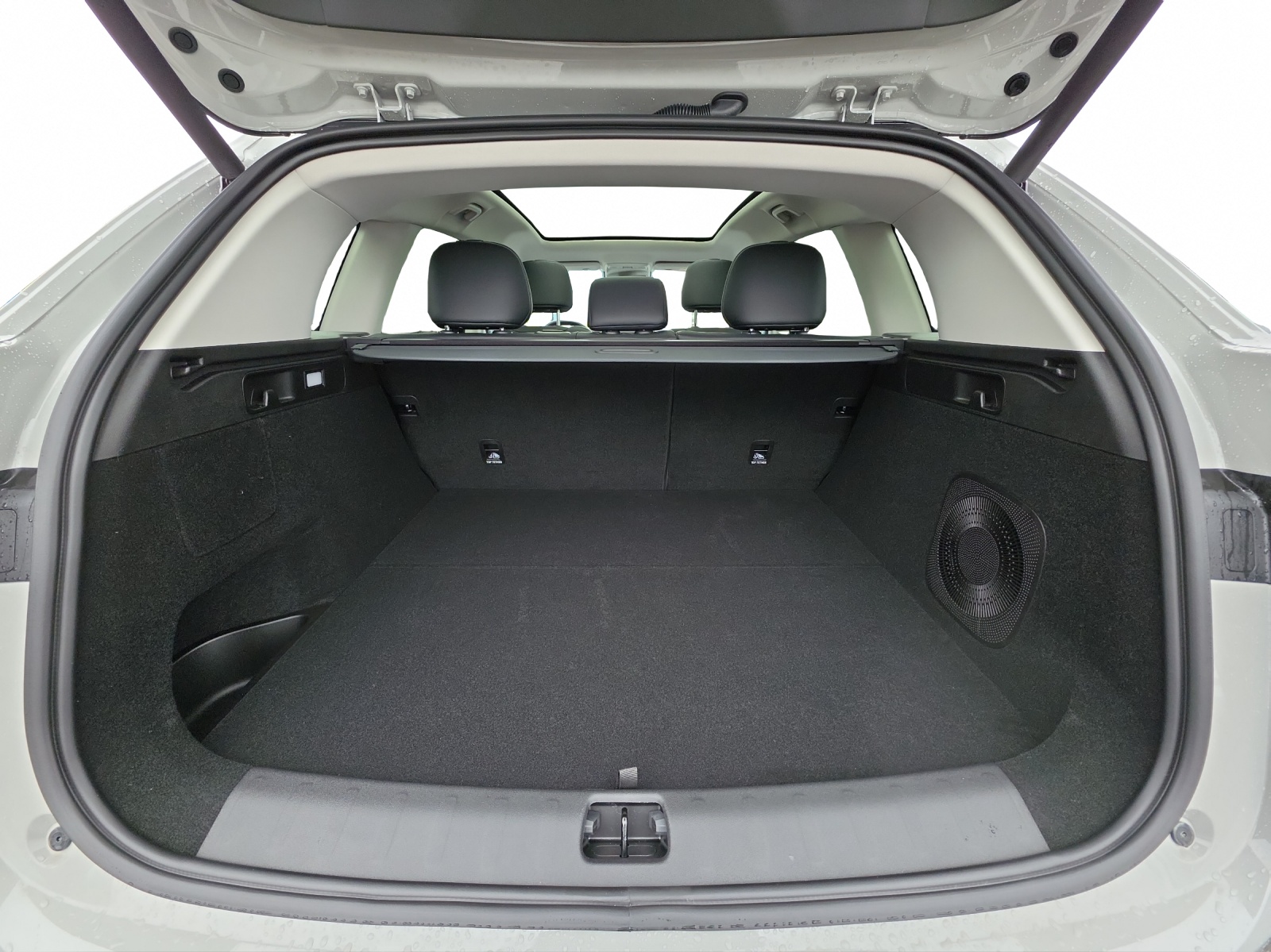 LEAPMOTOR C10 EV AWD-image-9