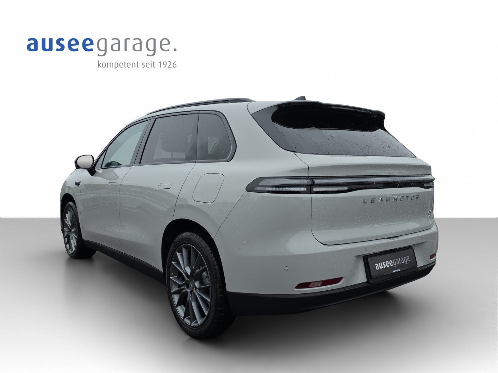 LEAPMOTOR C10 EV AWD-image-2