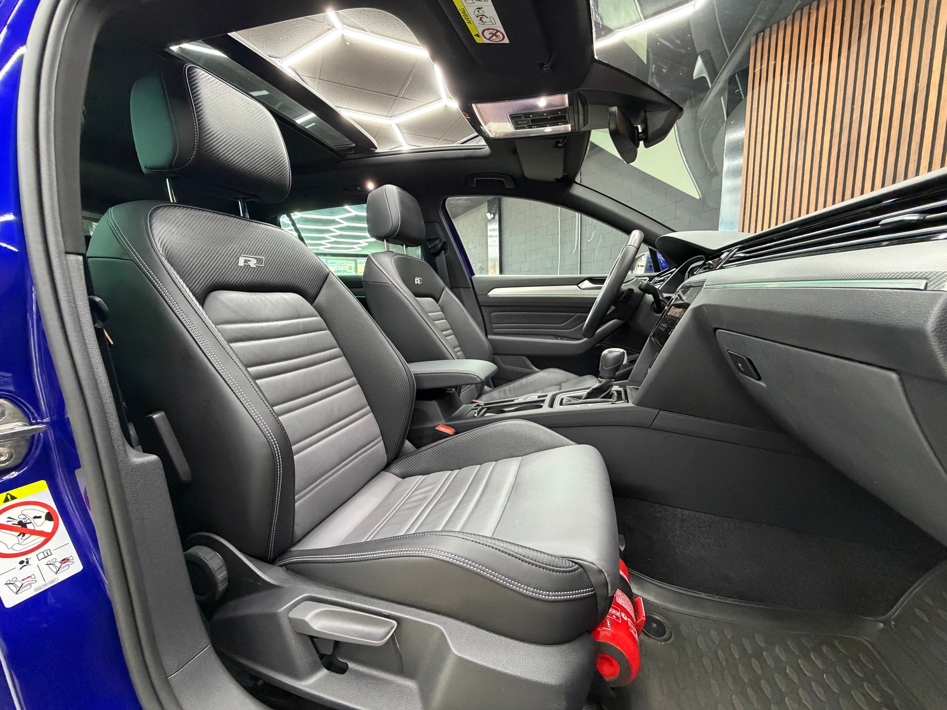 VW Passat 2.0 Diesel 4 Motion R-line-image-12