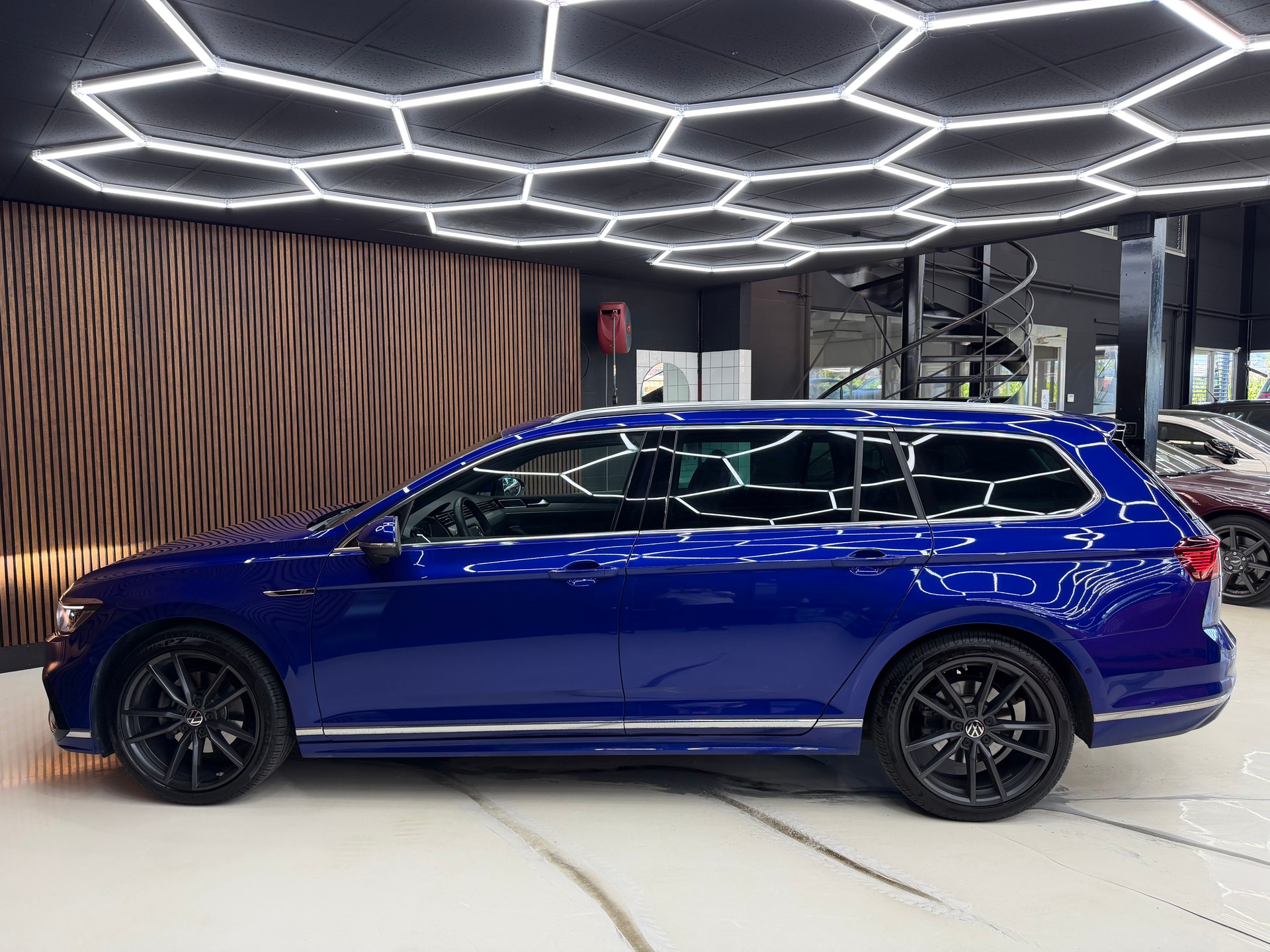 VW Passat 2.0 Diesel 4 Motion R-line-image-9