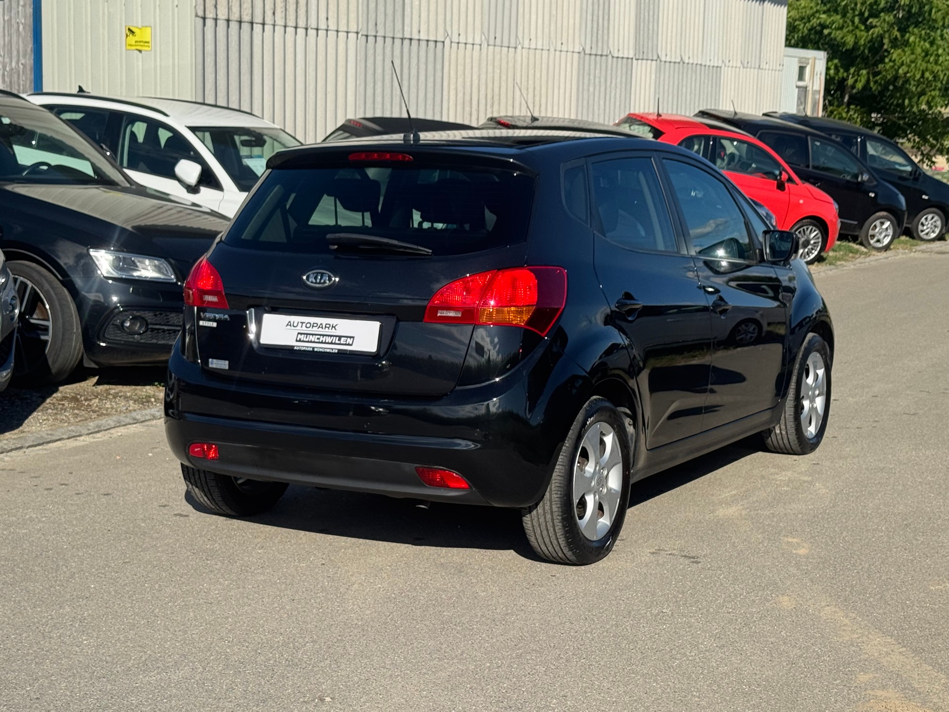 KIA Venga 1.6 CVVT Style Automatic-image-2