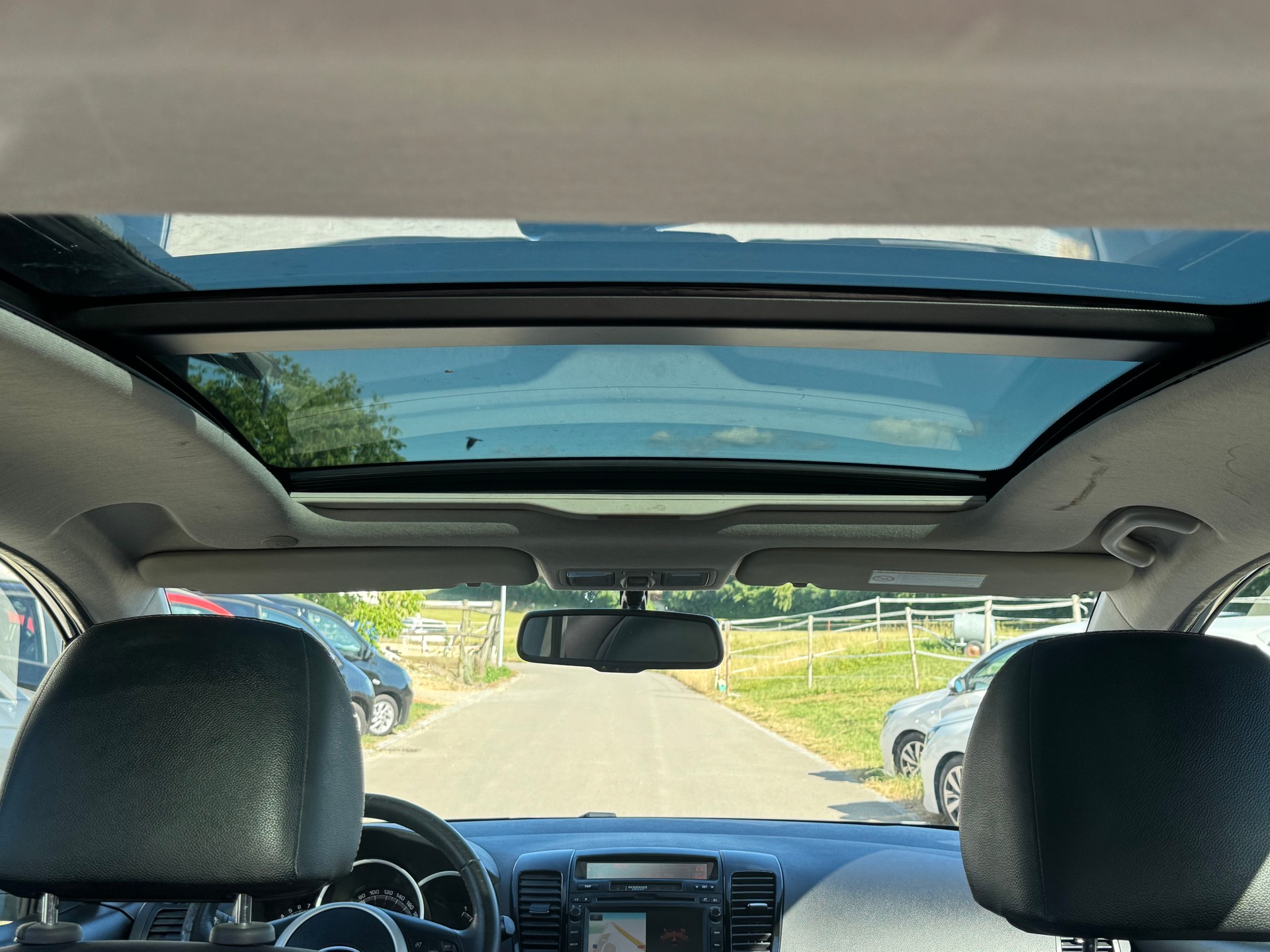 KIA Venga 1.6 CVVT Style Automatic-image-14