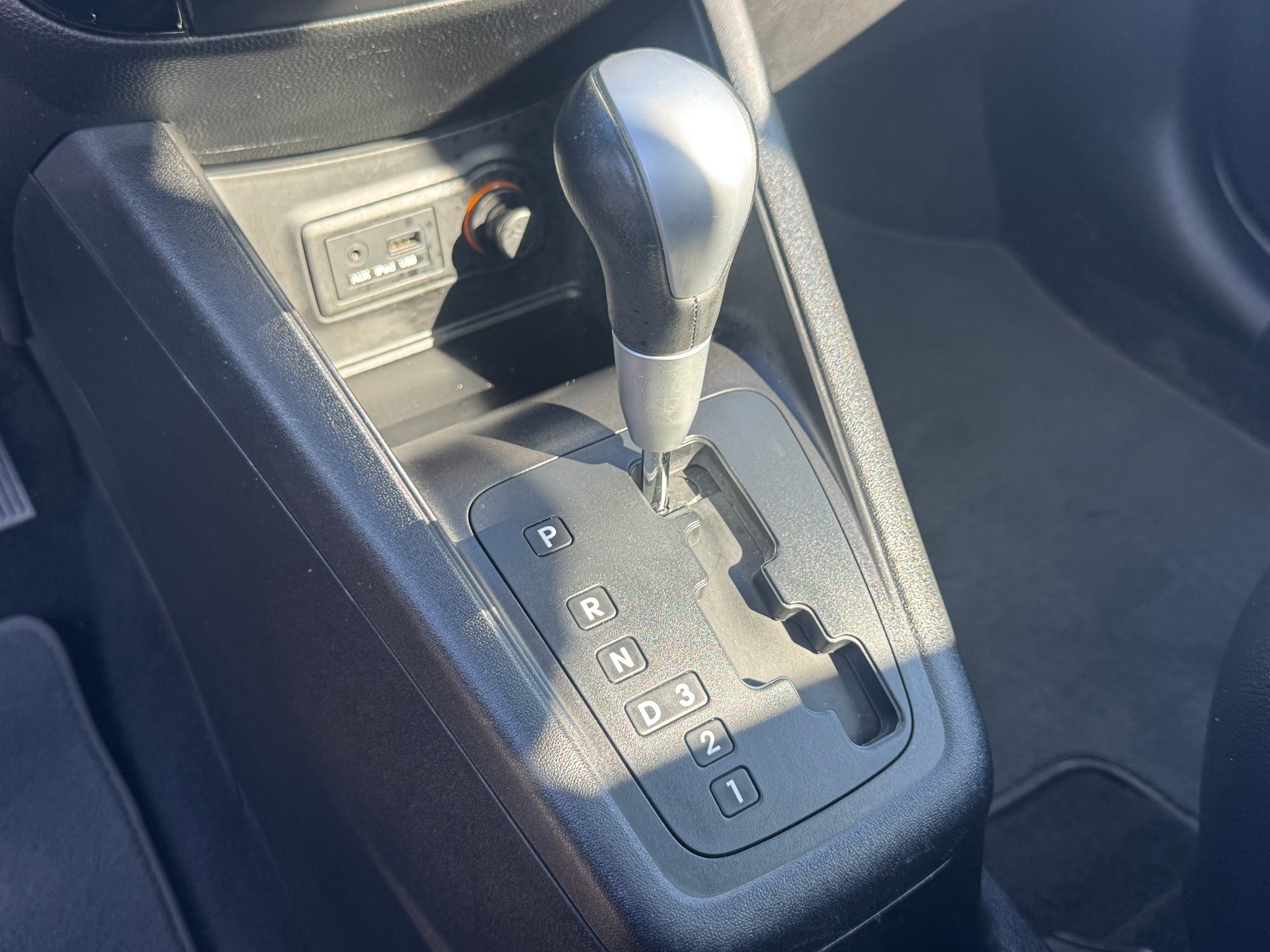 KIA Venga 1.6 CVVT Style Automatic-image-11