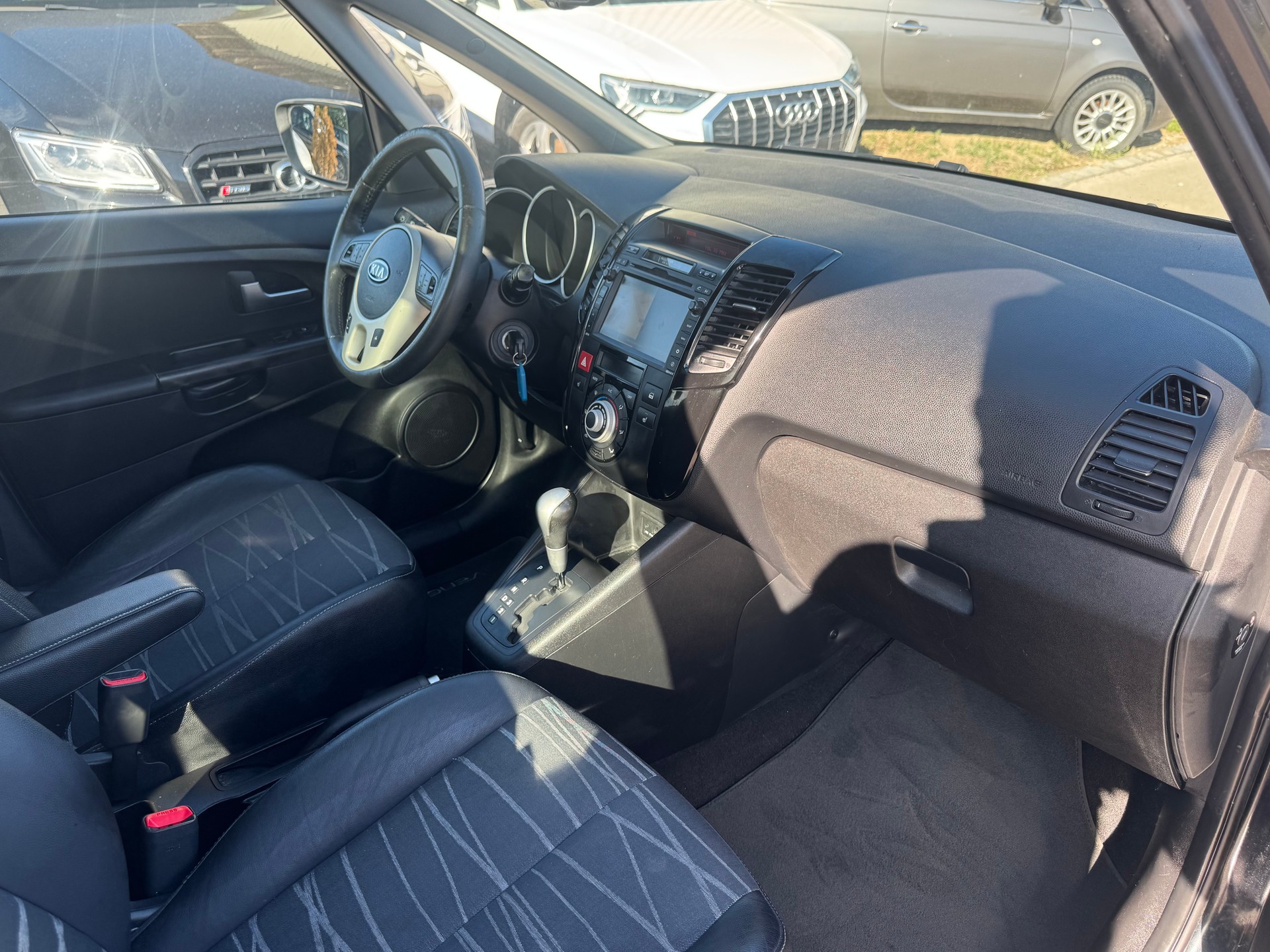 KIA Venga 1.6 CVVT Style Automatic-image-5