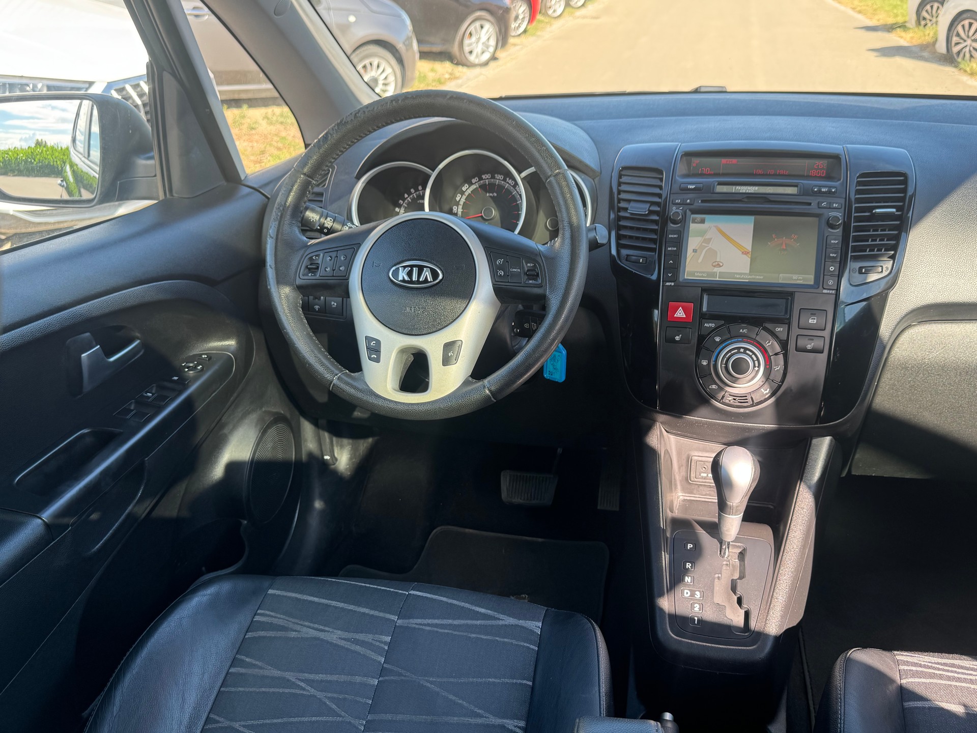 KIA Venga 1.6 CVVT Style Automatic-image-8