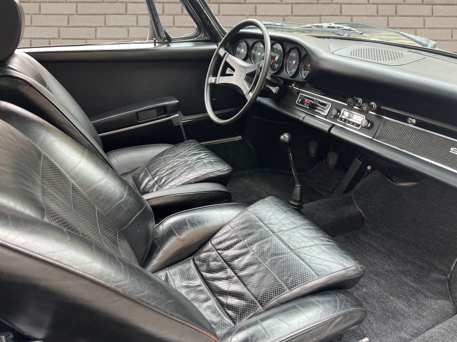 PORSCHE 911 S 2.2-image-11