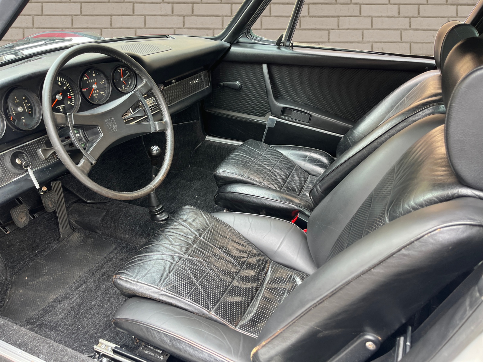 PORSCHE 911 S 2.2-image-7