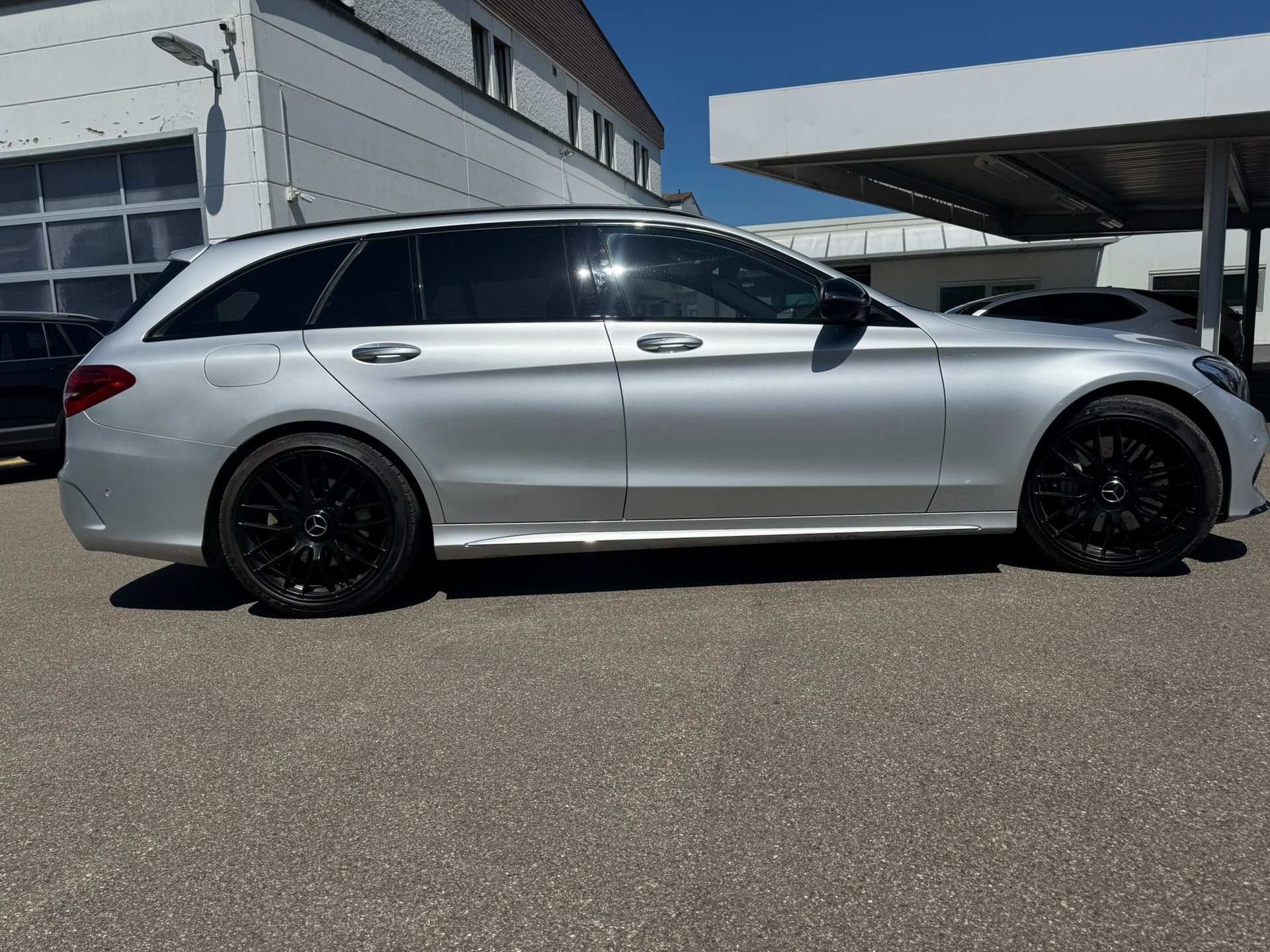 MERCEDES-BENZ C 43 AMG 4Matic 9G-Tronic-image-4