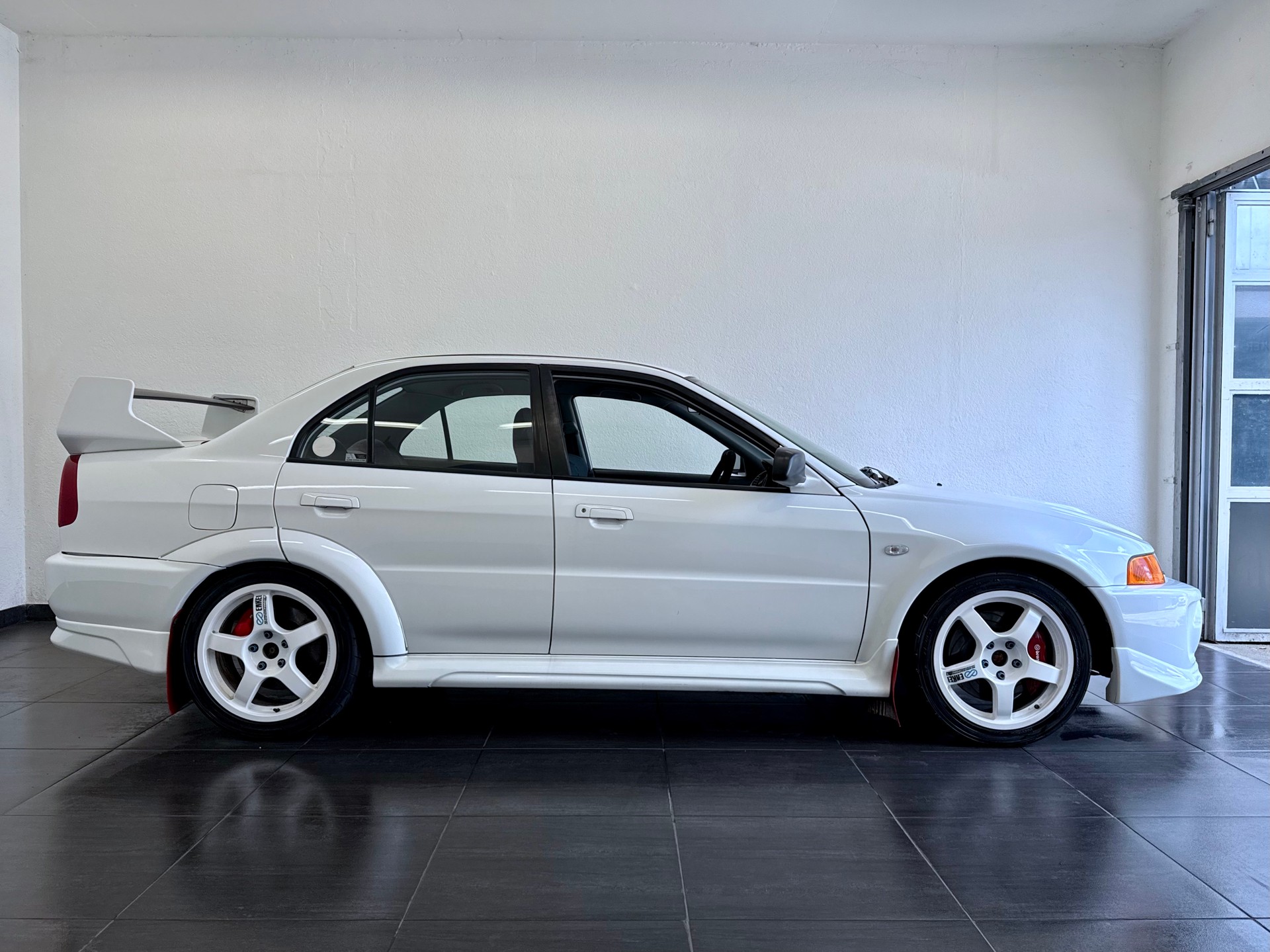 MITSUBISHI Evo V-image-4